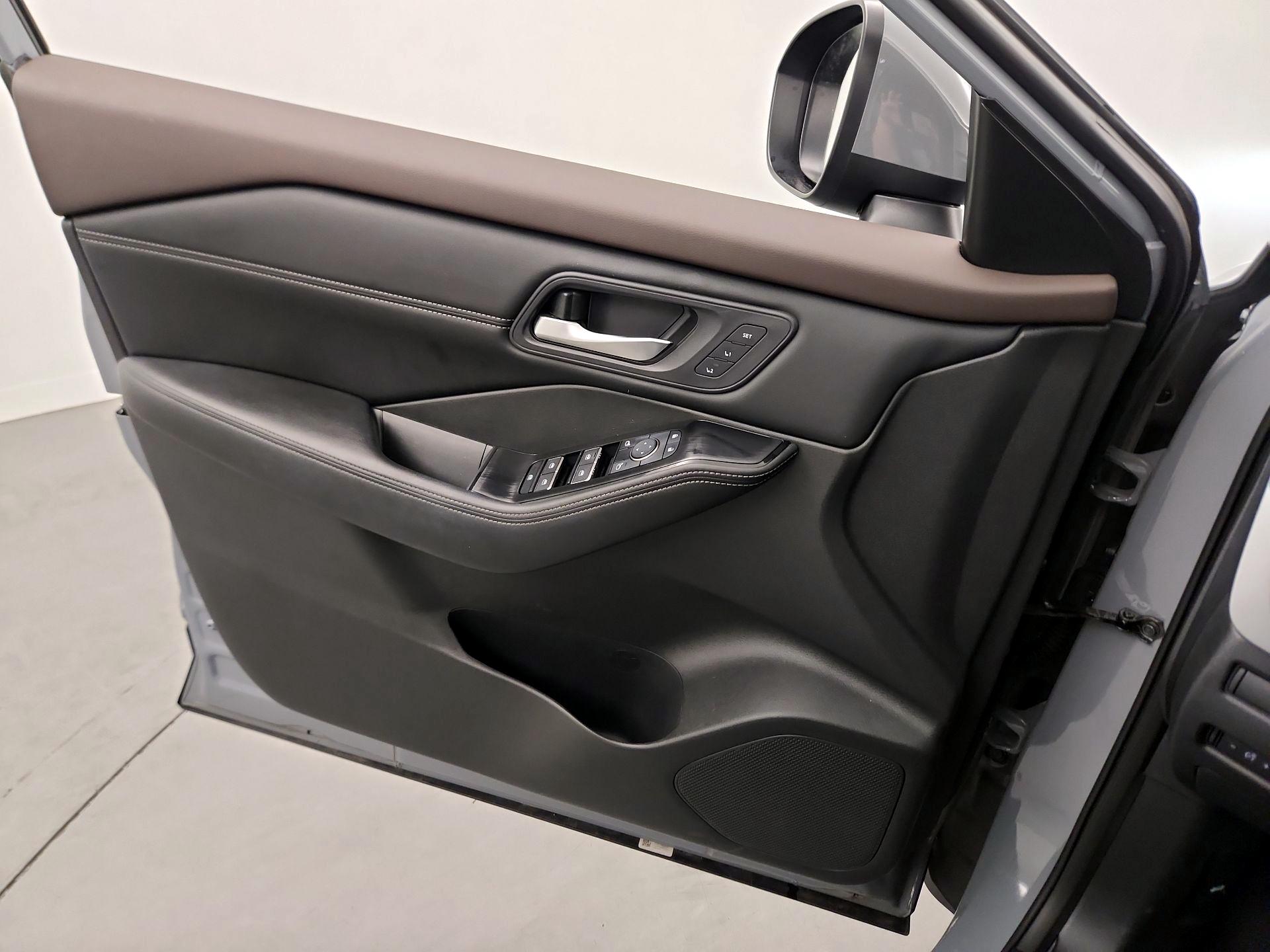 Thumbnail: 2023 Nissan Rogue - 10