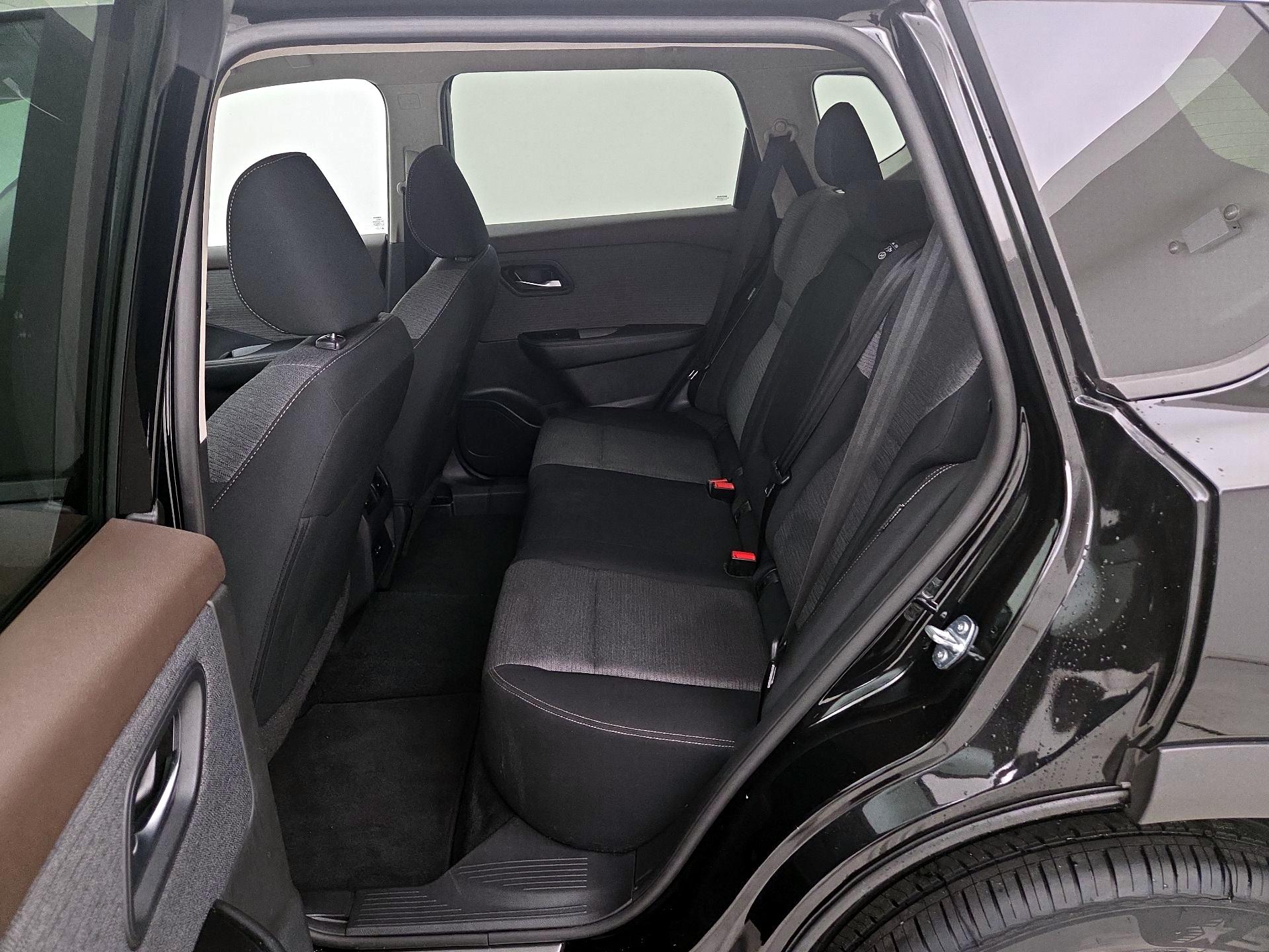 Thumbnail: 2023 Nissan Rogue - 19