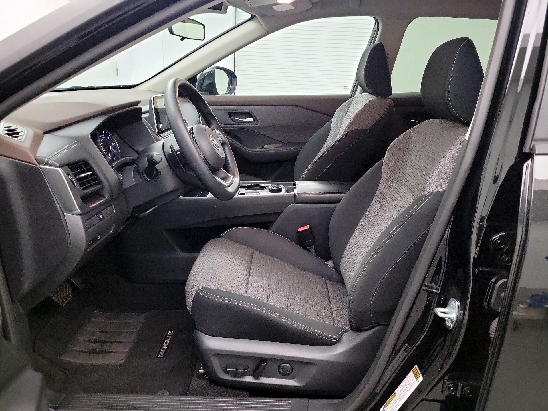 Thumbnail: 2023 Nissan Rogue - 11