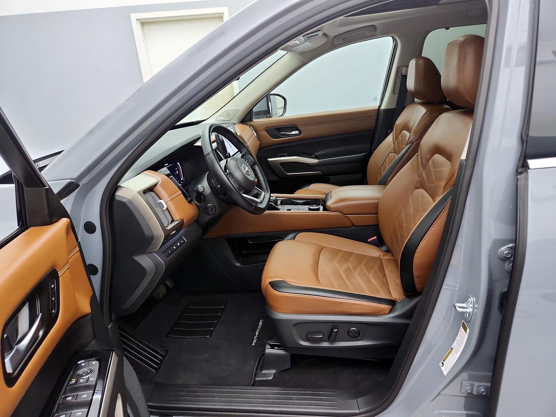 Thumbnail: 2023 Nissan Pathfinder - 11