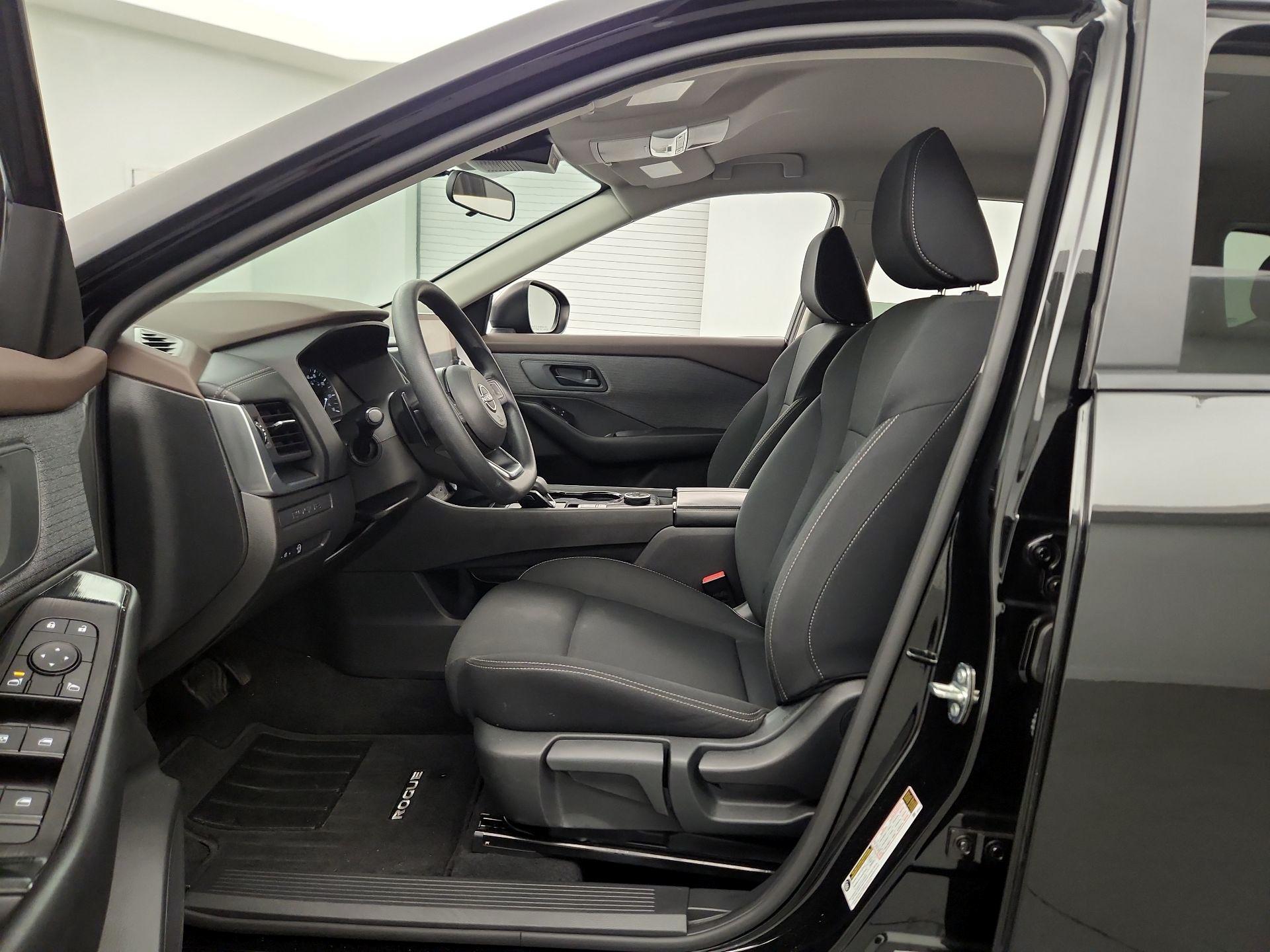 Thumbnail: 2023 Nissan Rogue - 9