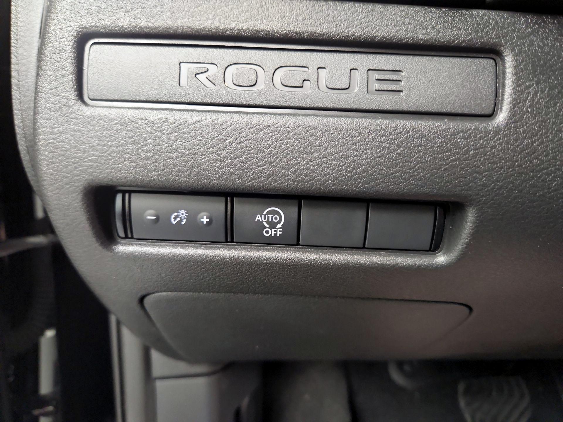 Thumbnail: 2023 Nissan Rogue - 11