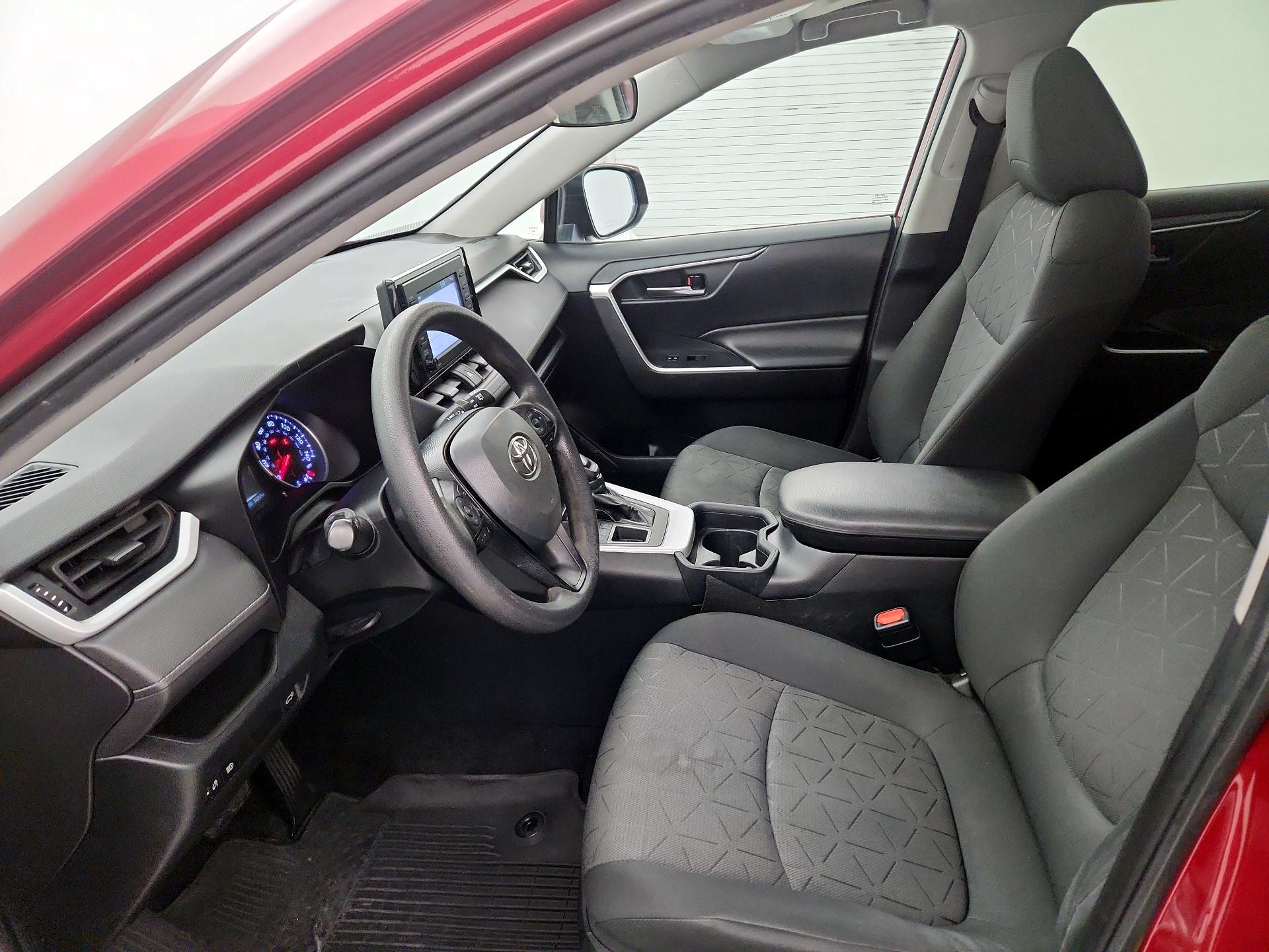 Thumbnail: 2020 Toyota RAV4 - 11