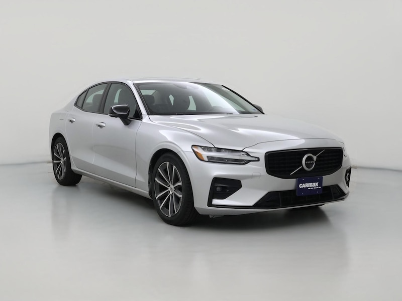 2022 Volvo S60 B5 Momentum