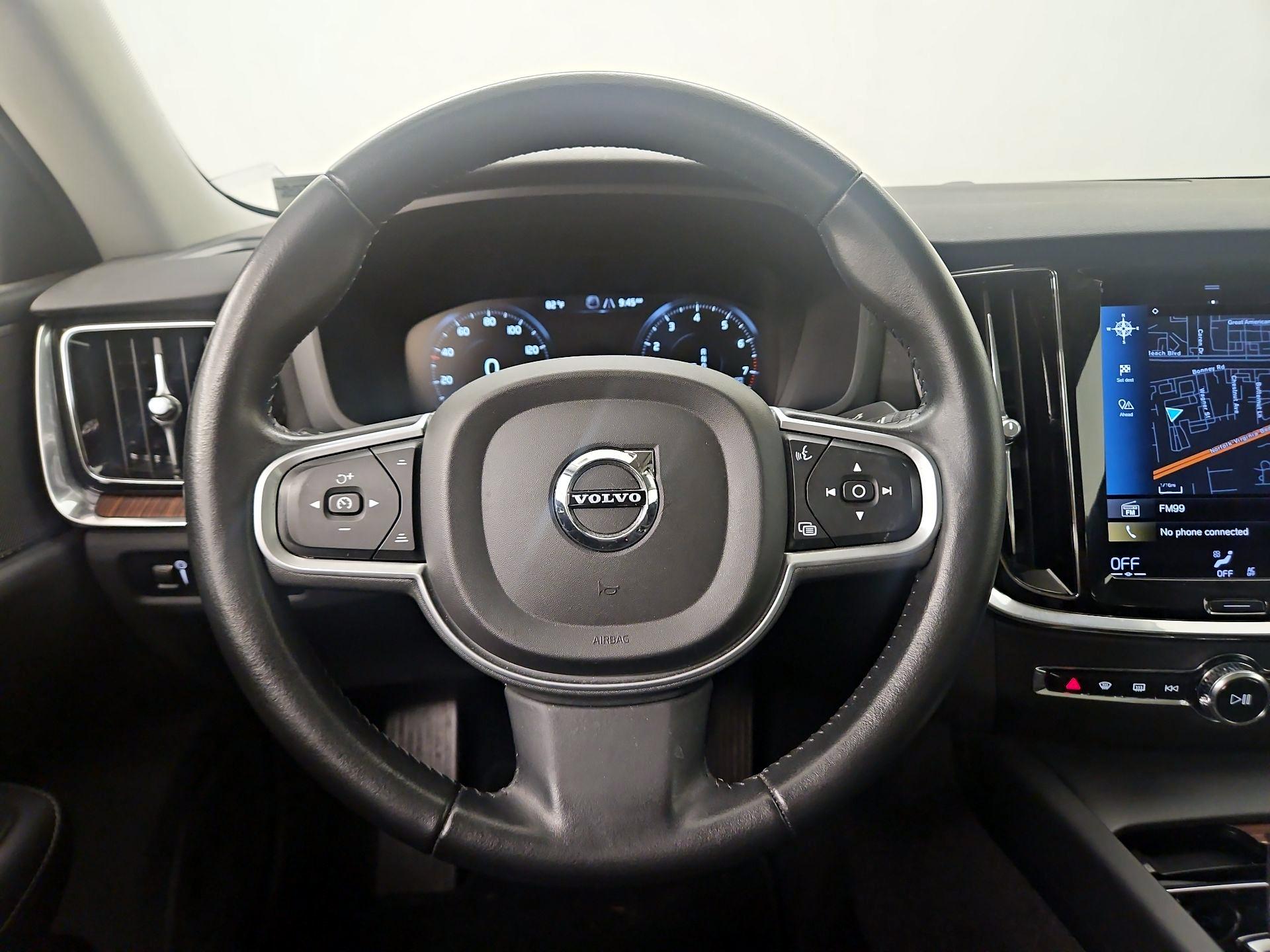 Thumbnail: 2022 Volvo S60 - 10
