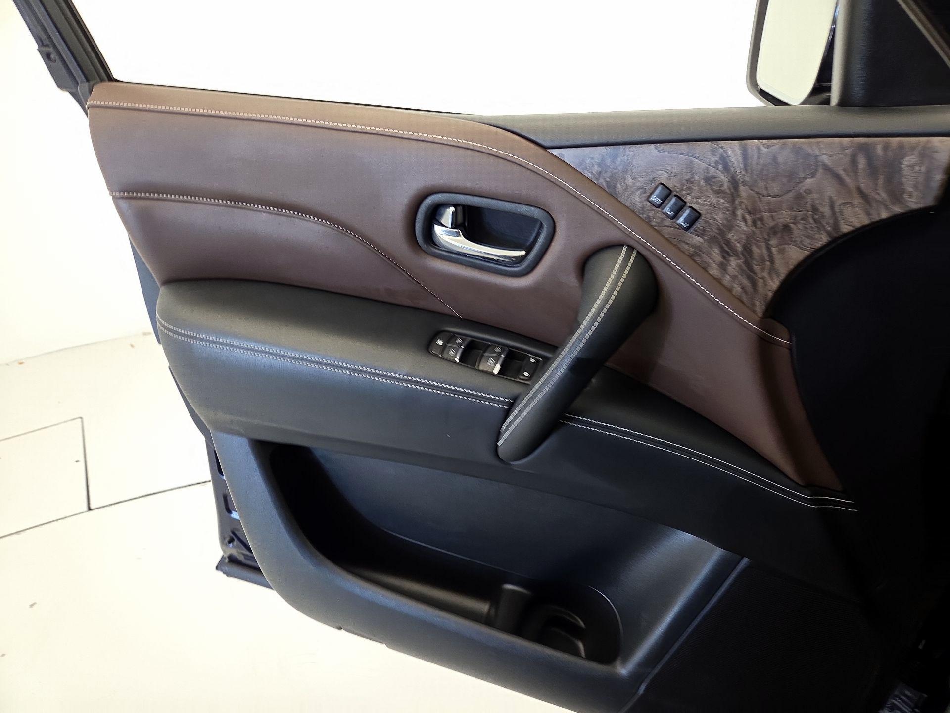 Thumbnail: 2024 INFINITI QX80 - 12