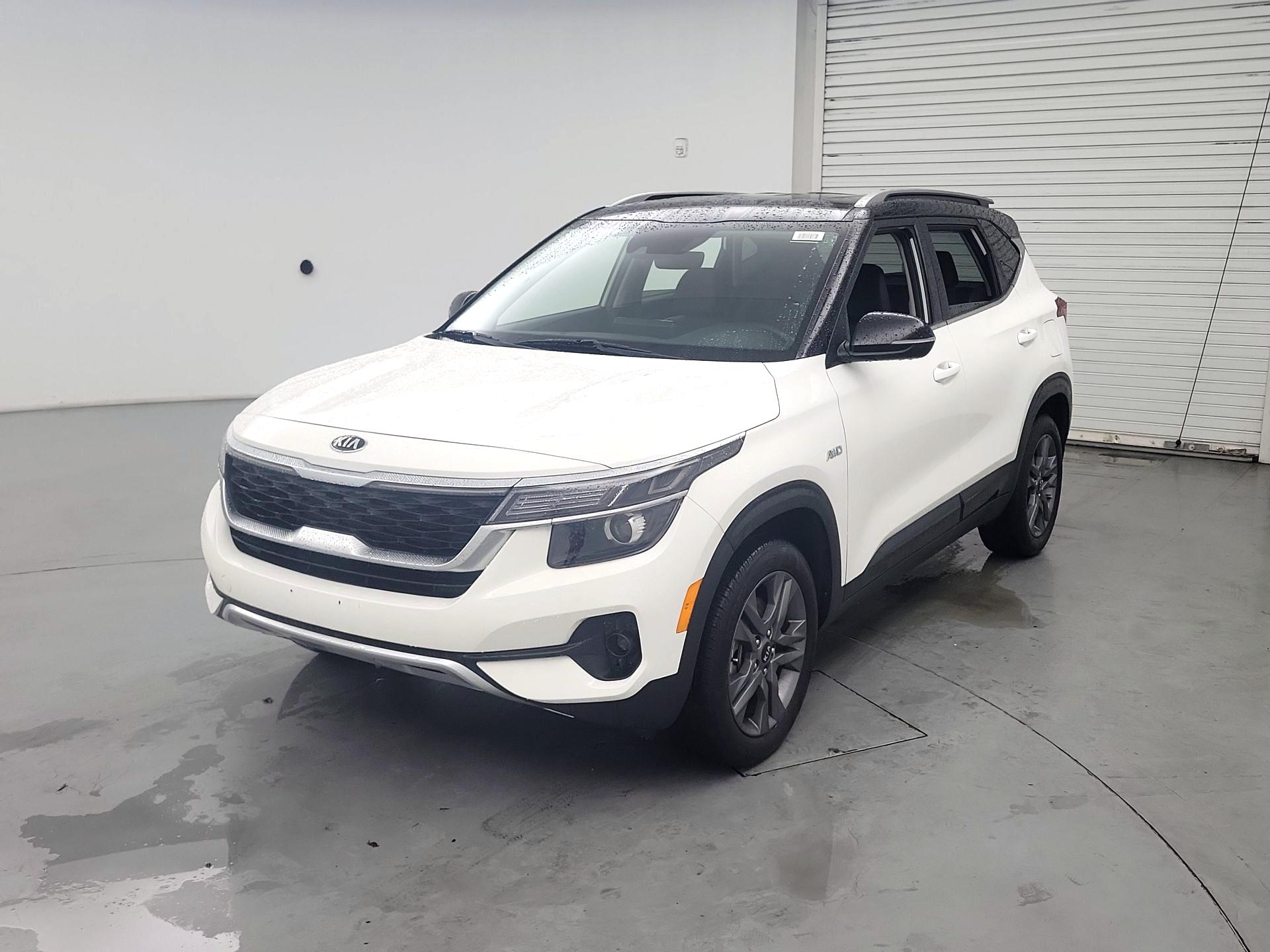 Thumbnail: 2021 Kia Seltos - 3