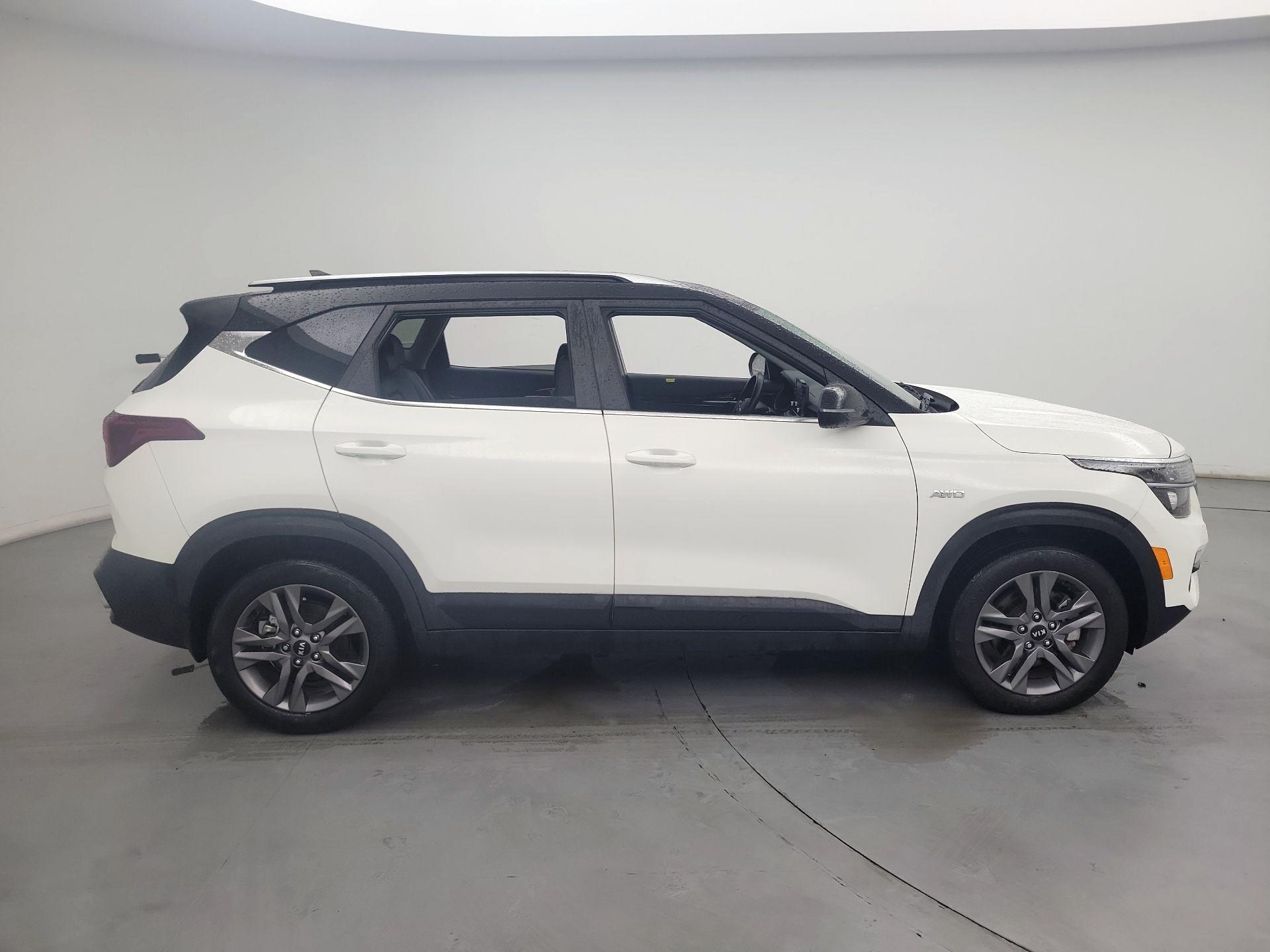 Thumbnail: 2021 Kia Seltos - 4