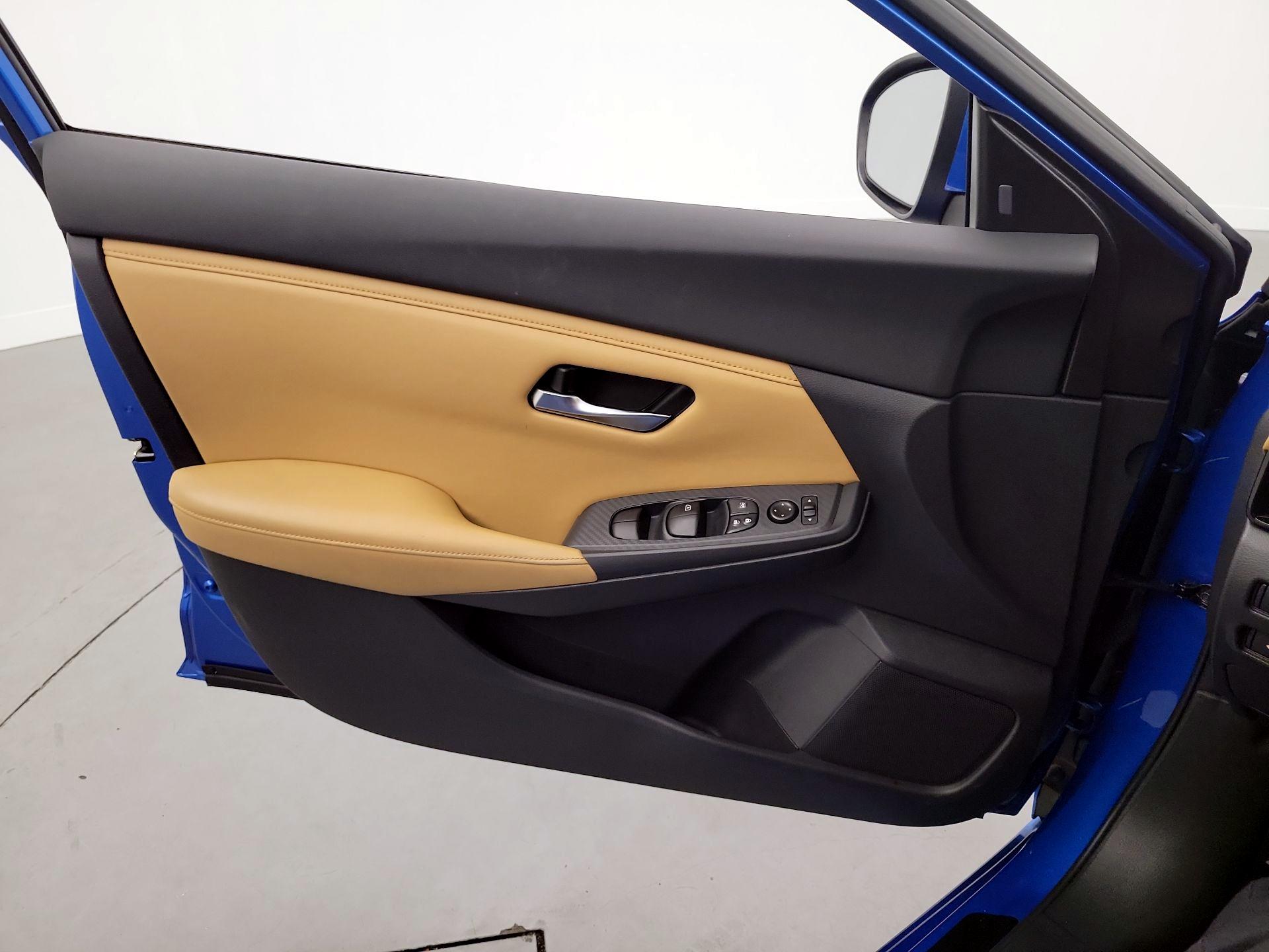 Thumbnail: 2023 Nissan Sentra - 10