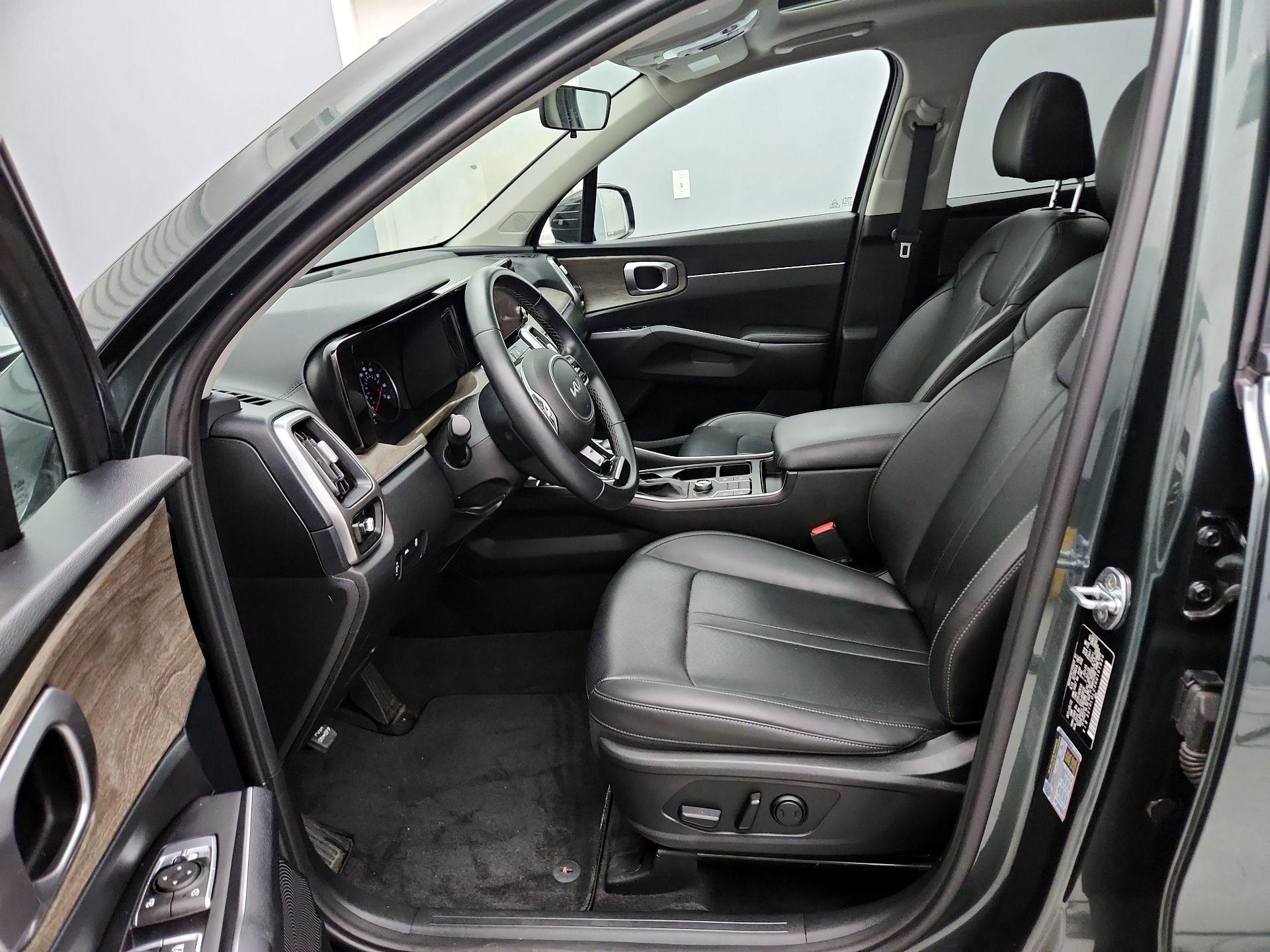 Thumbnail: 2022 Kia Sorento - 11