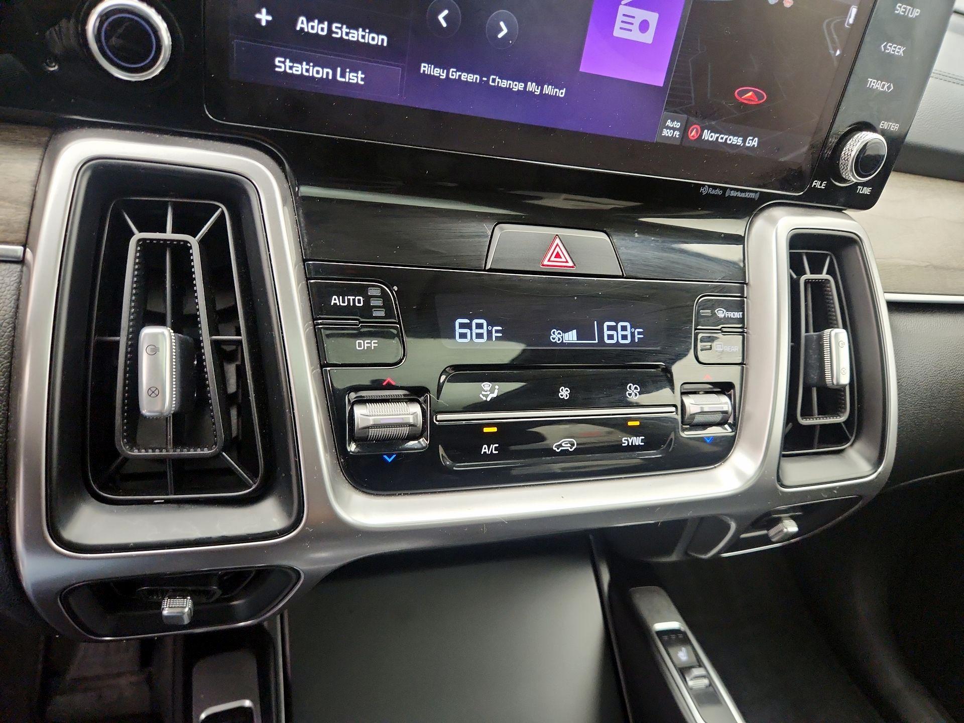 Thumbnail: 2022 Kia Sorento - 17