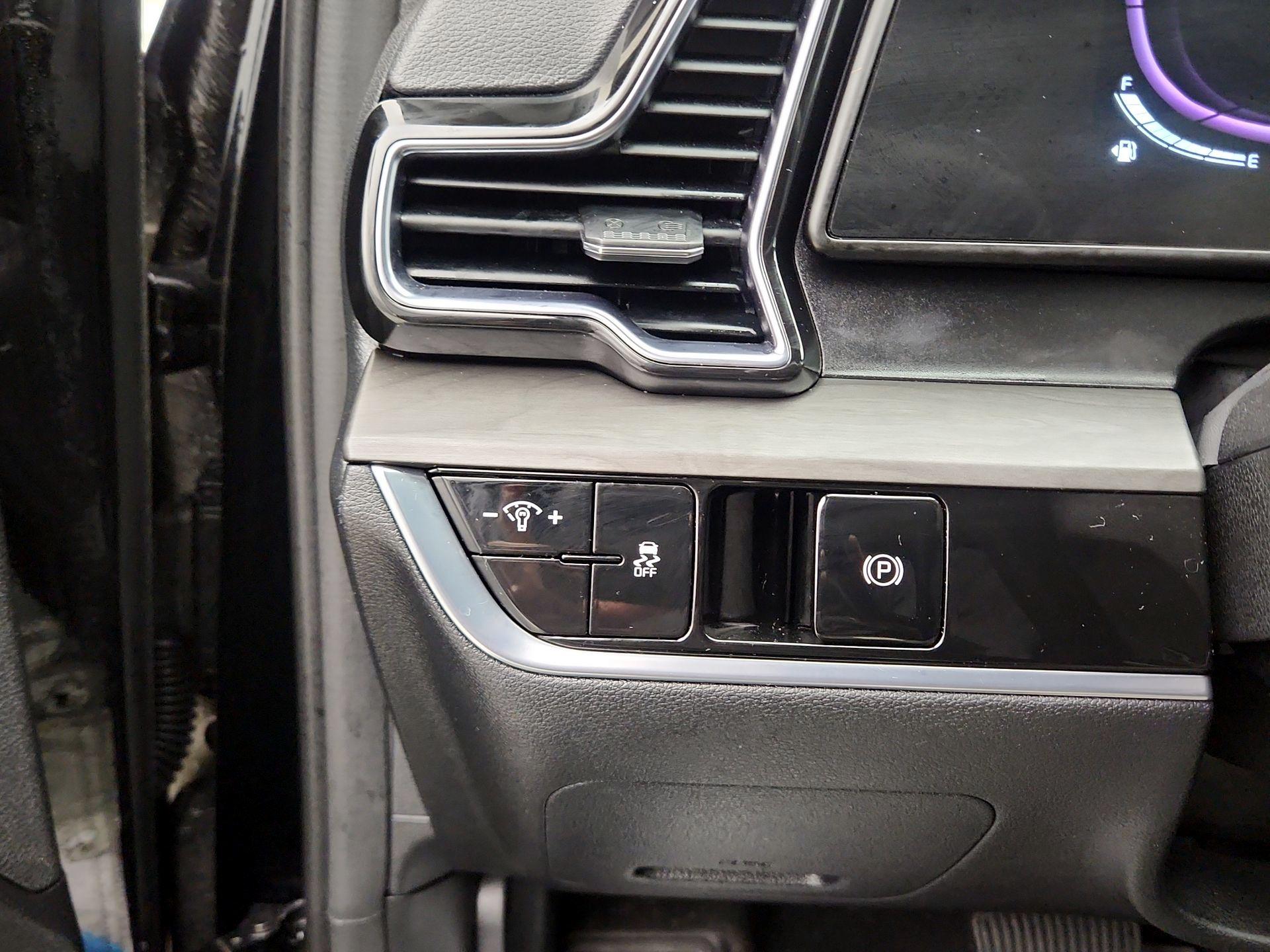 Thumbnail: 2023 Kia Sportage - 13