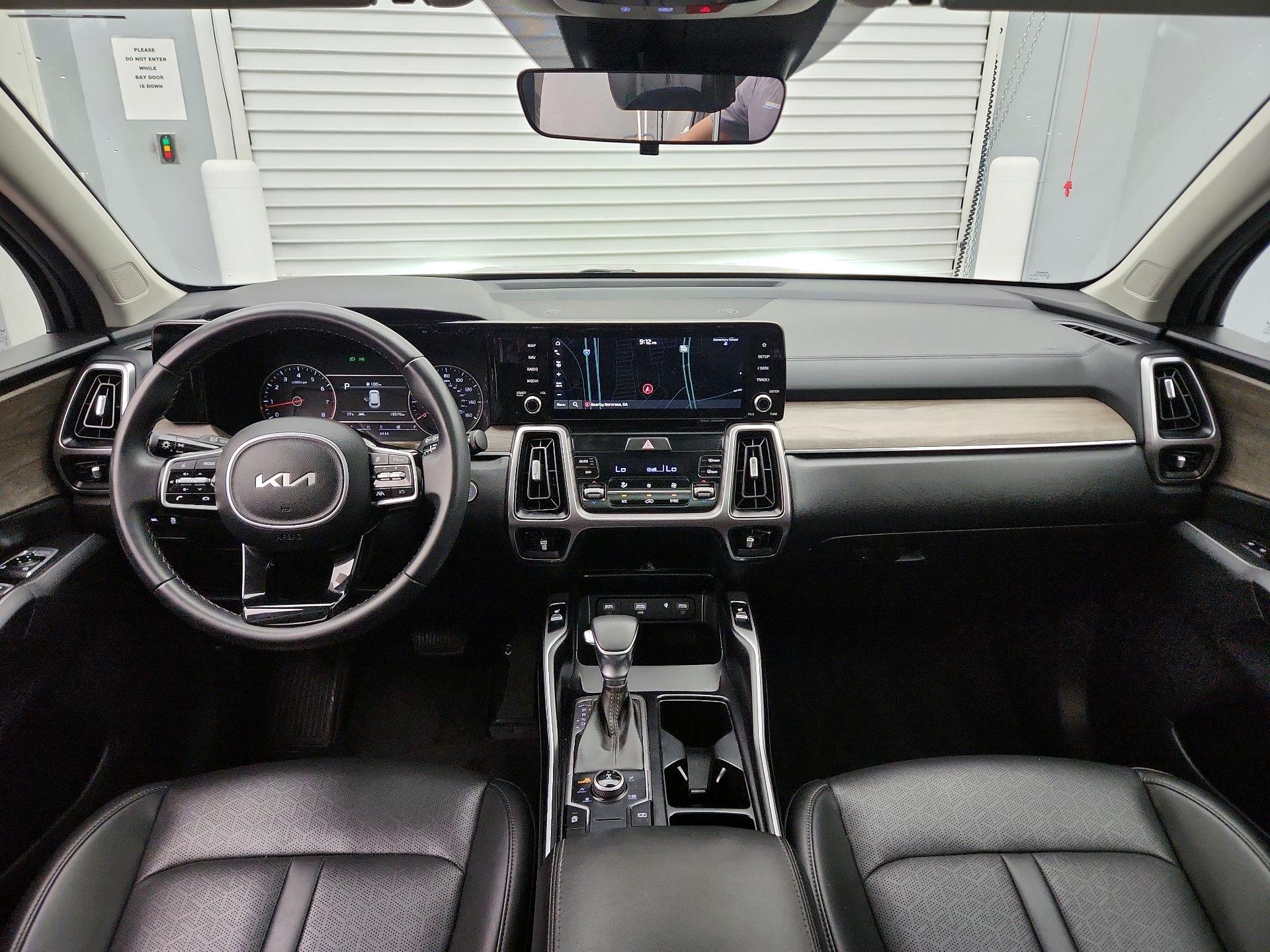 Thumbnail: 2023 Kia Sorento - 9