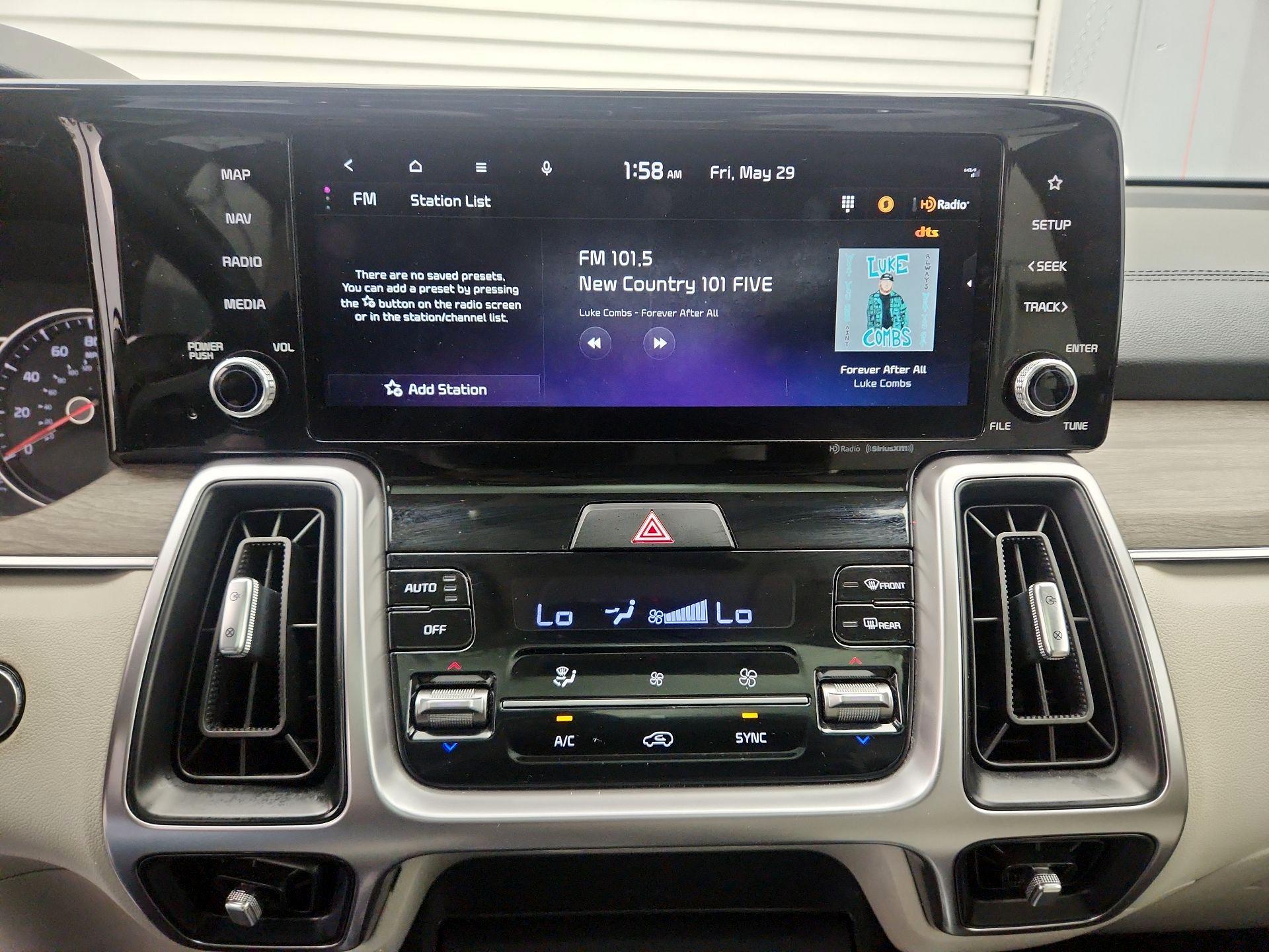 Thumbnail: 2023 Kia Sorento - 16