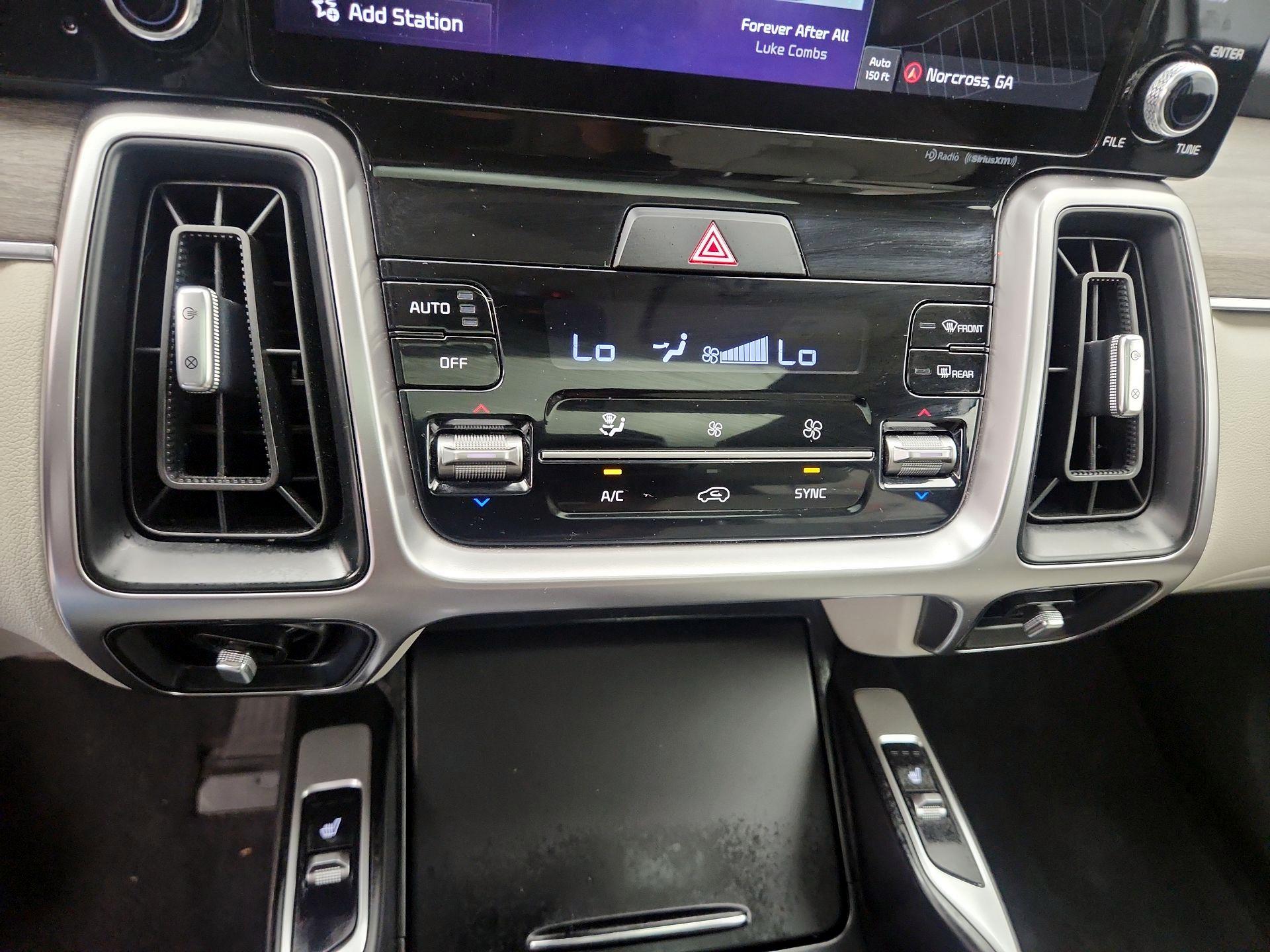 Thumbnail: 2023 Kia Sorento - 17