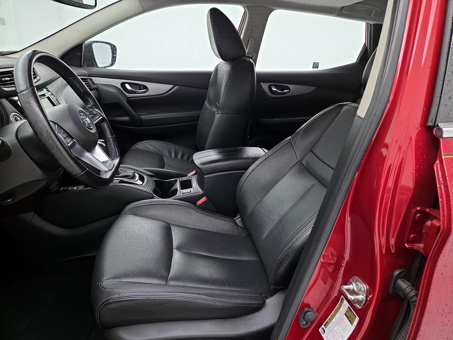 Thumbnail: 2020 Nissan Rogue Sport - 11