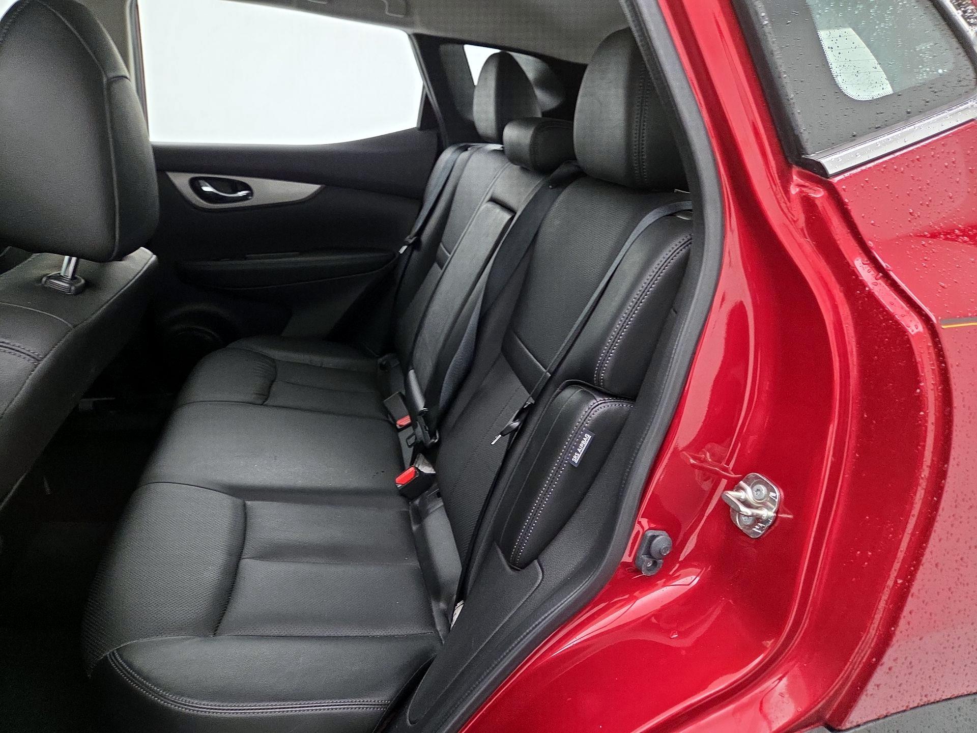 Thumbnail: 2020 Nissan Rogue Sport - 20