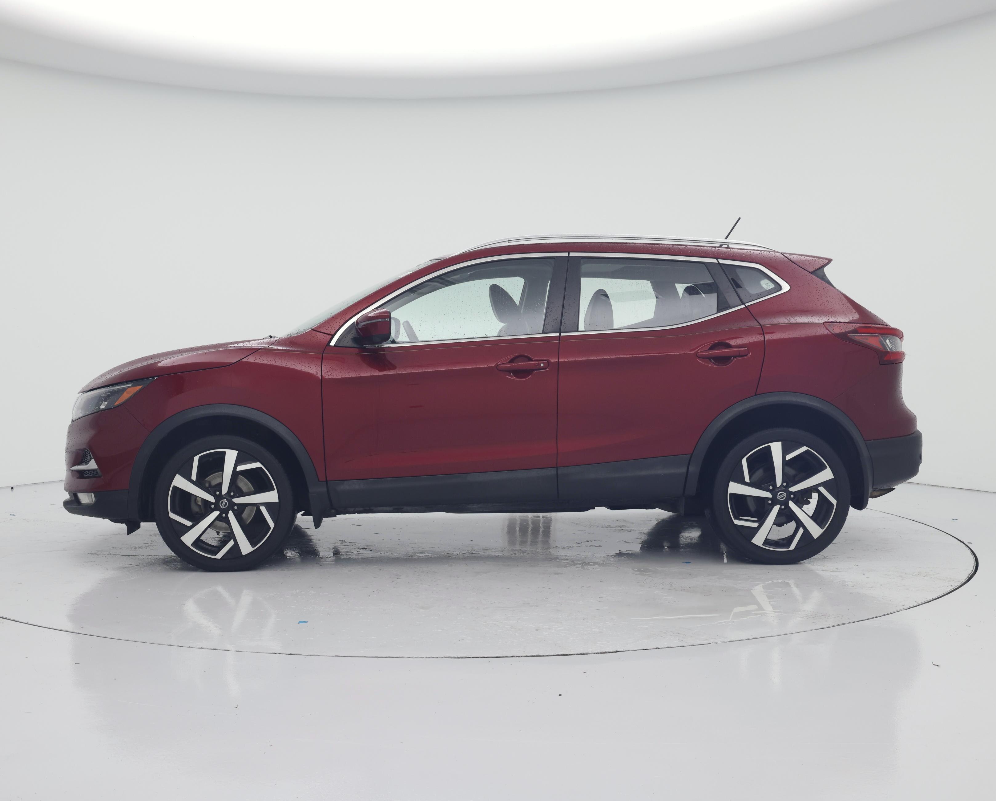 Thumbnail: 2020 Nissan Rogue Sport - 3