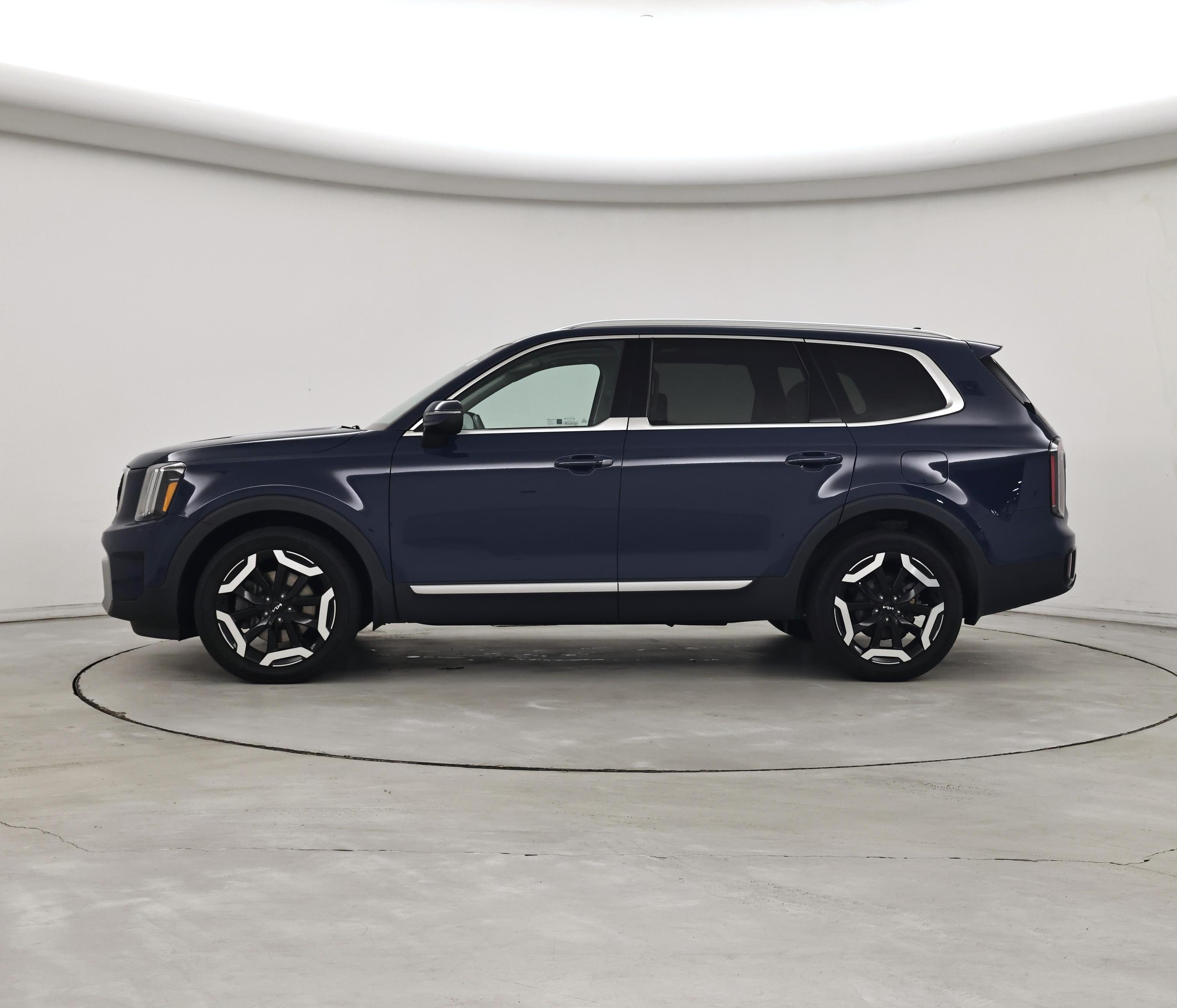 Thumbnail: 2023 Kia Telluride - 3