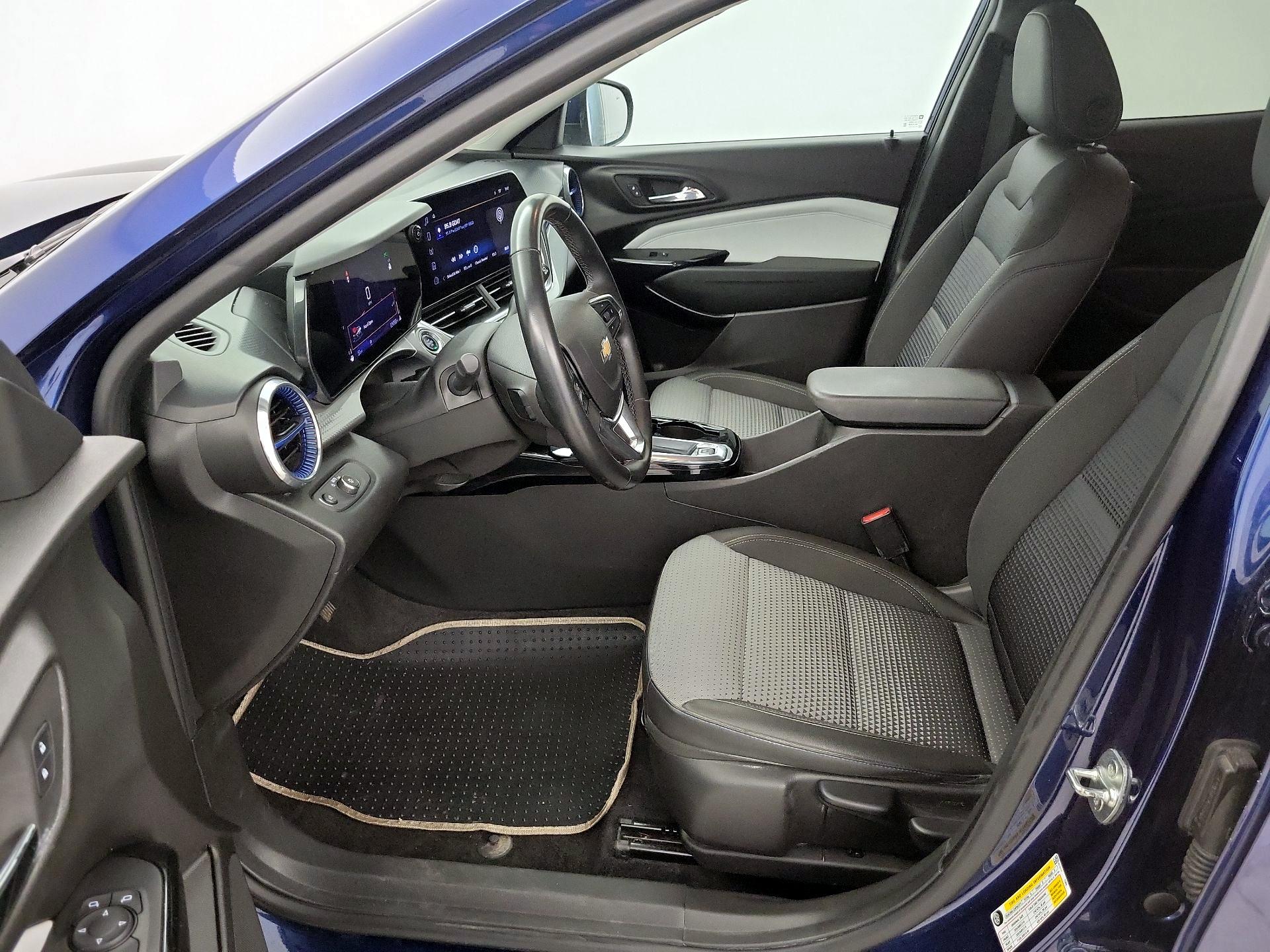 Thumbnail: 2024 Chevrolet Trax - 11