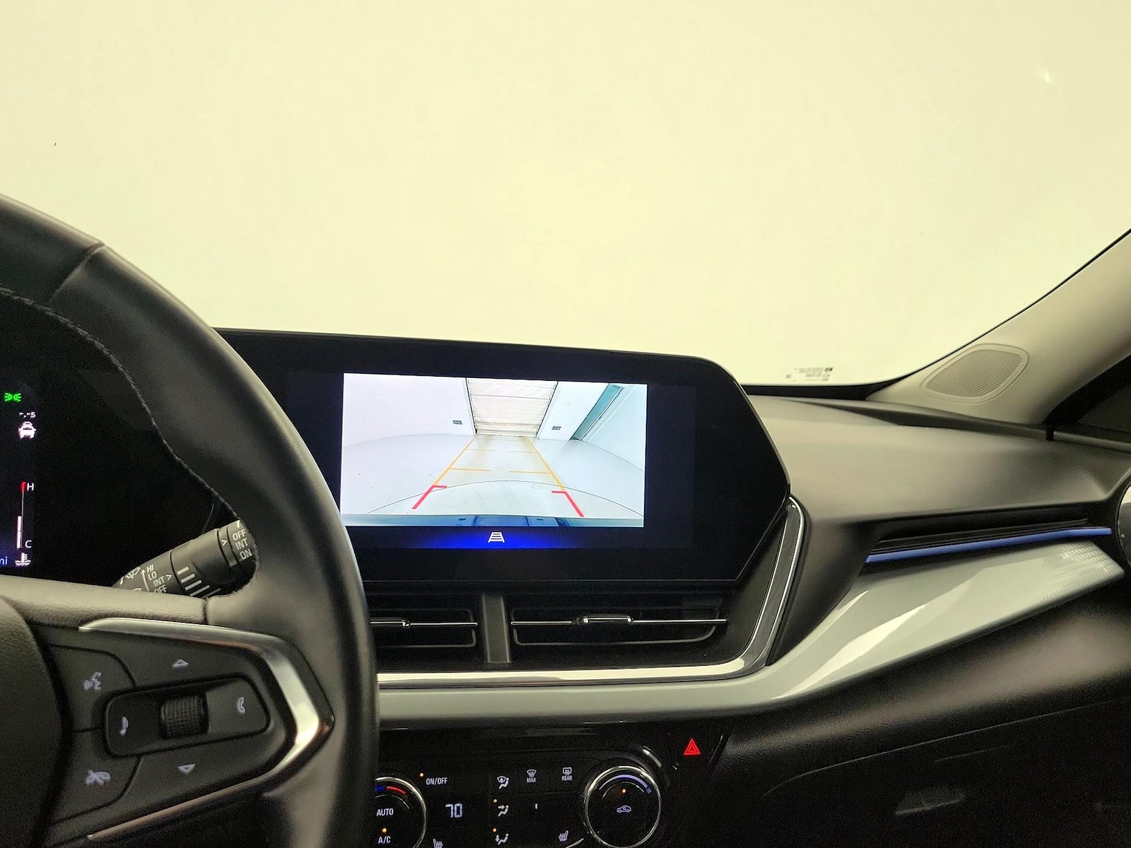 2024 Chevrolet Trax LT - Photo 15