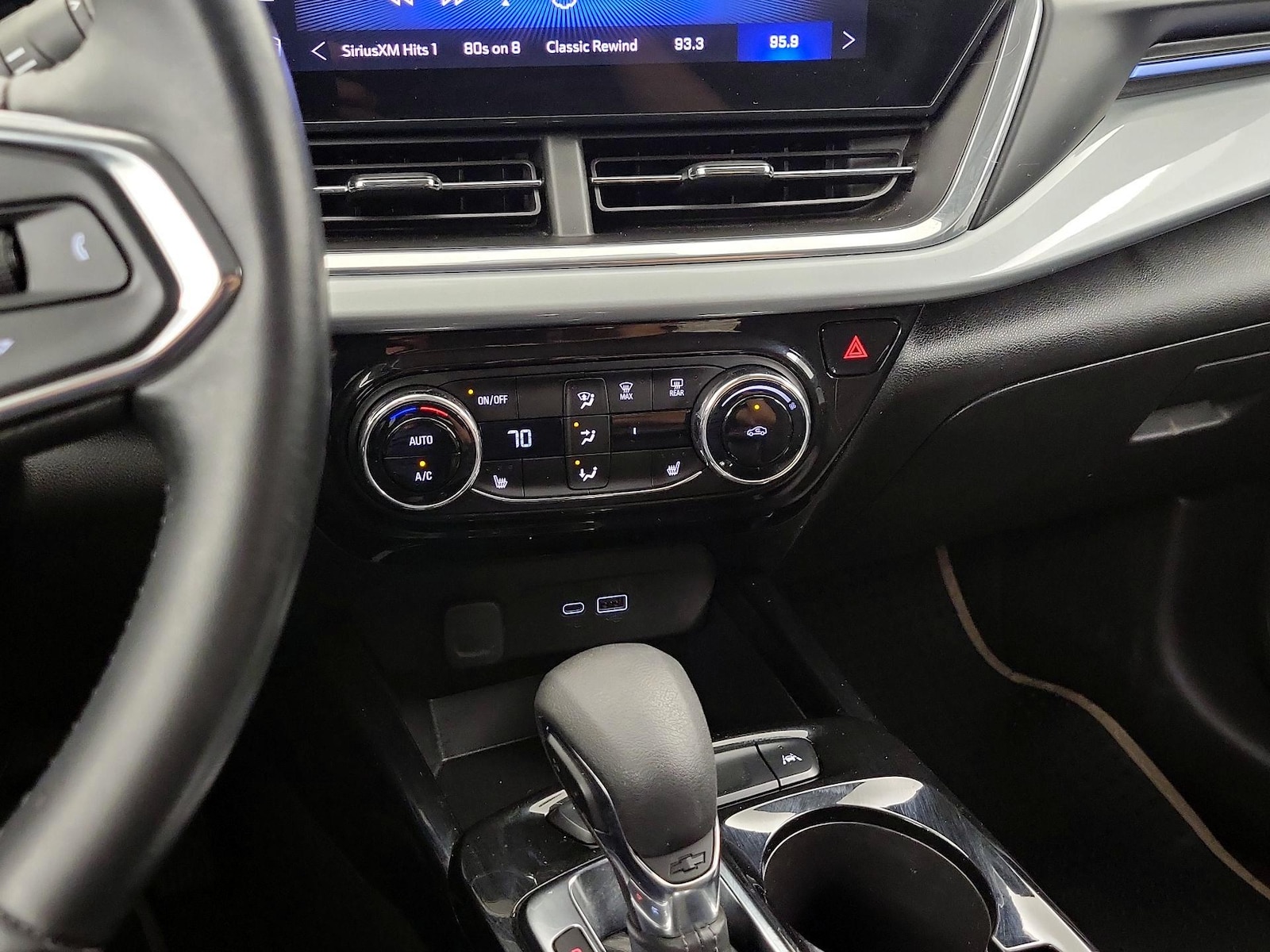 2024 Chevrolet Trax LT - Photo 17