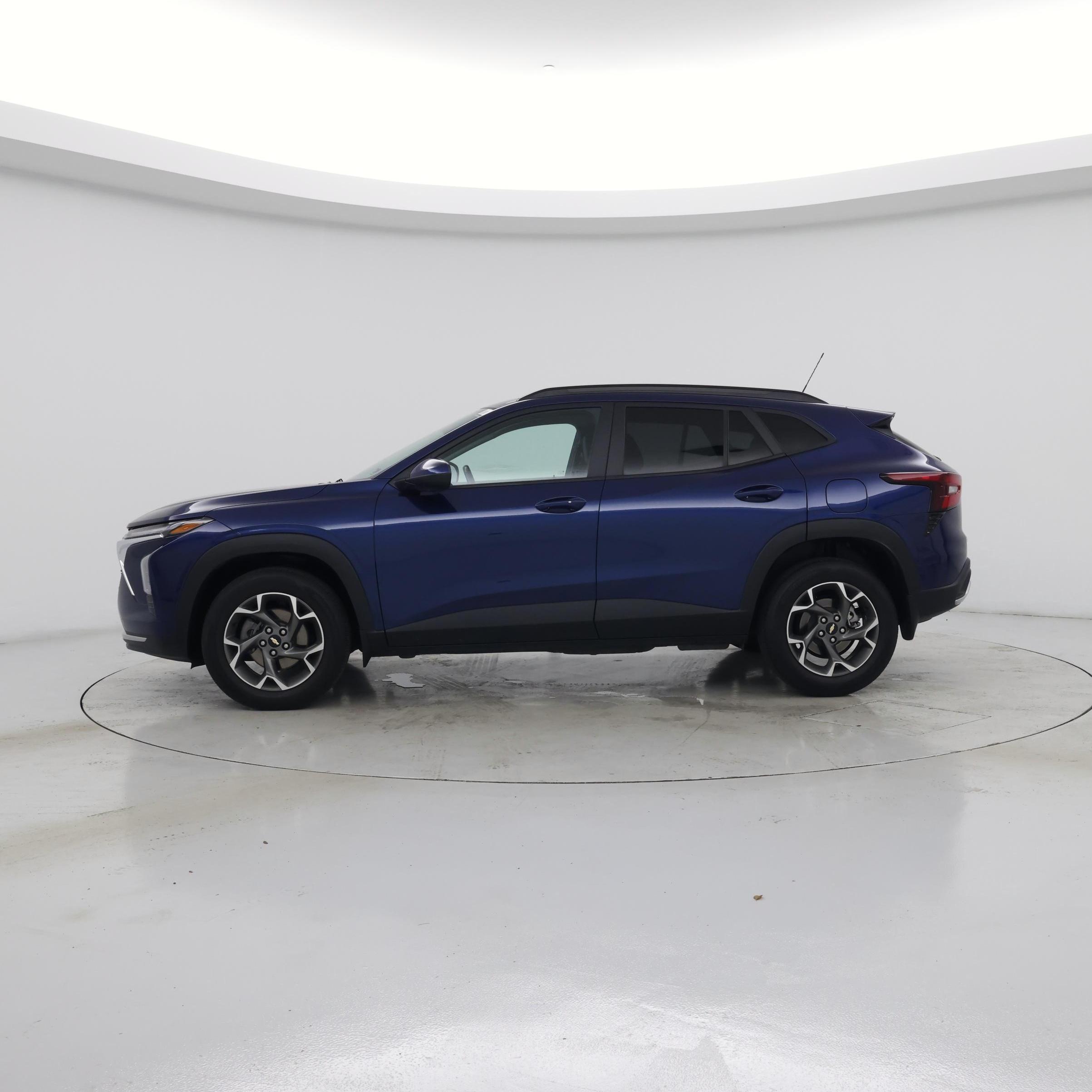 Thumbnail: 2024 Chevrolet Trax - 3
