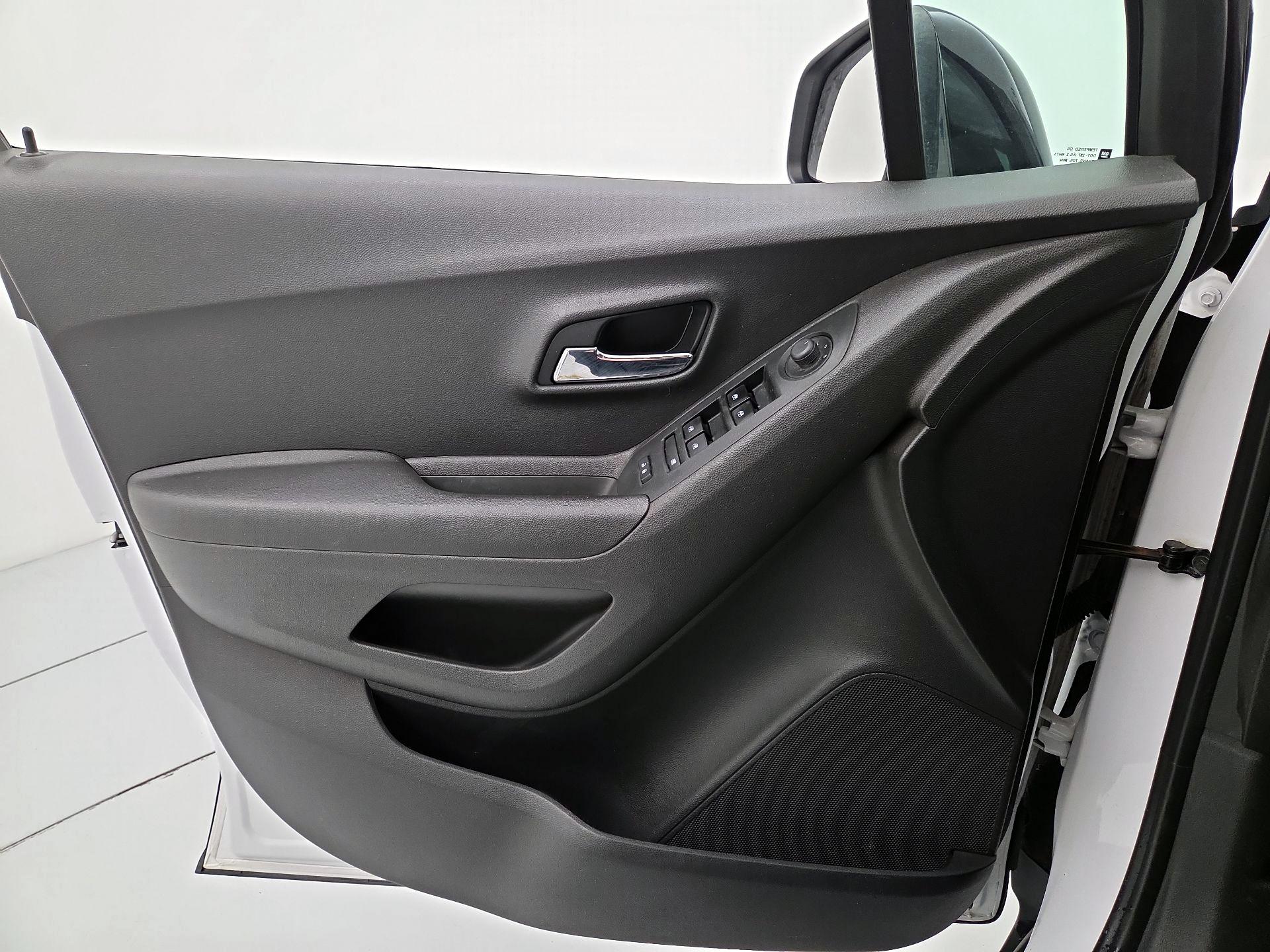 Thumbnail: 2020 Chevrolet Trax - 12