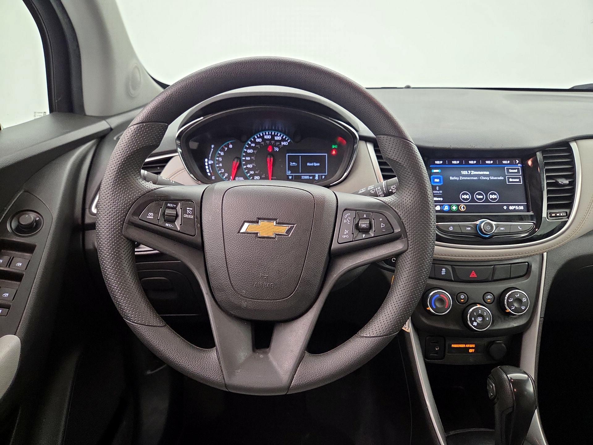 Thumbnail: 2022 Chevrolet Trax - 10
