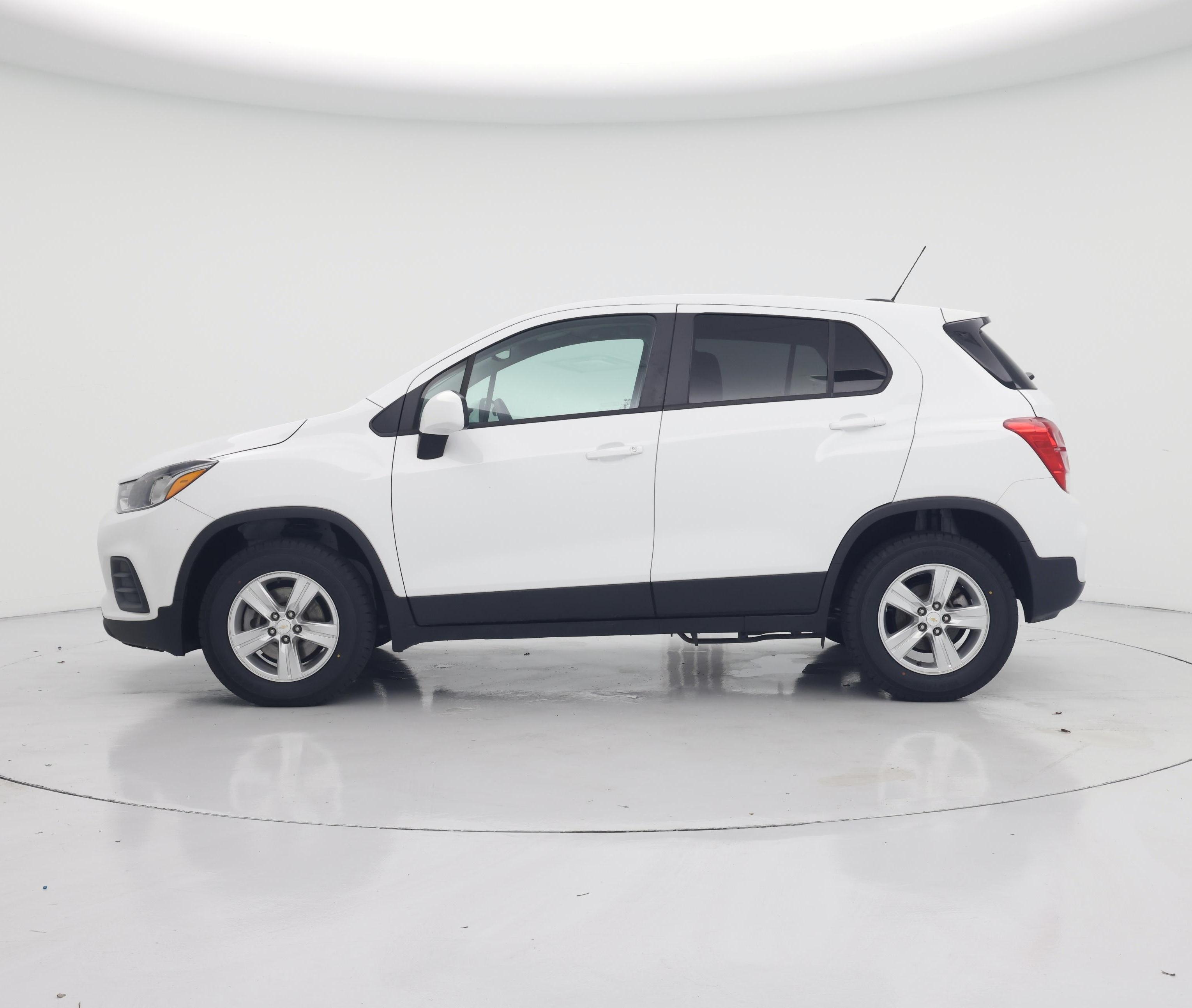 Thumbnail: 2022 Chevrolet Trax - 3