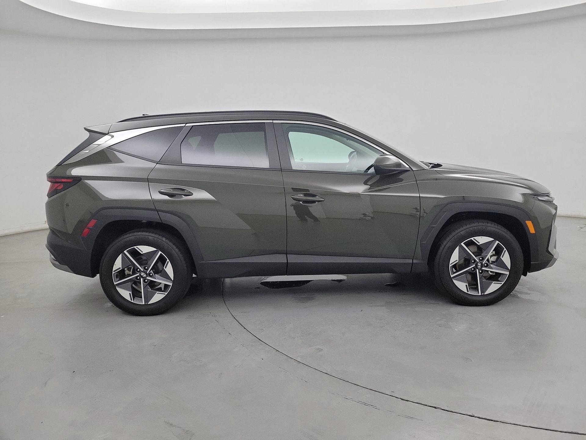 Thumbnail: 2025 Hyundai Tucson - 4