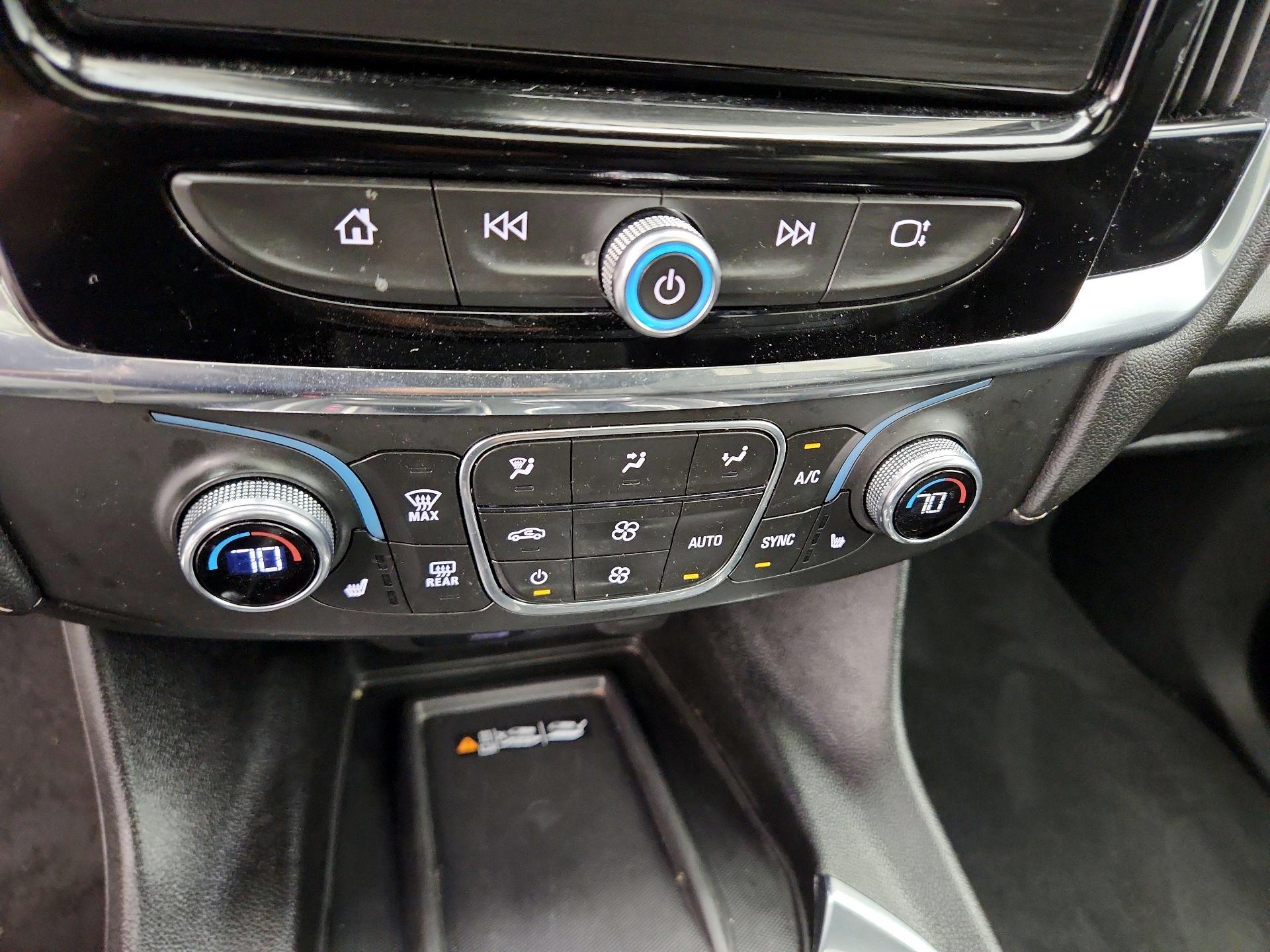 Thumbnail: 2023 Chevrolet Traverse - 16