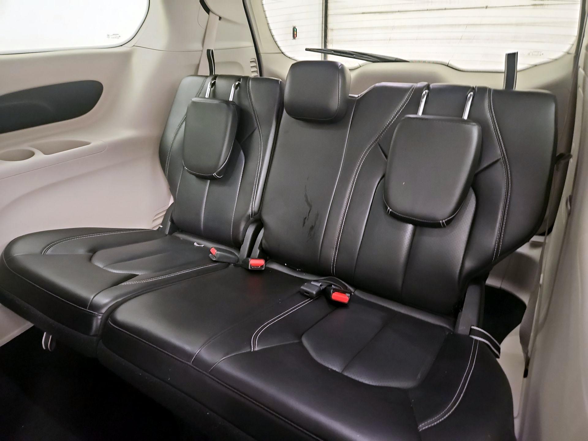 Thumbnail: 2023 Chrysler Pacifica - 20