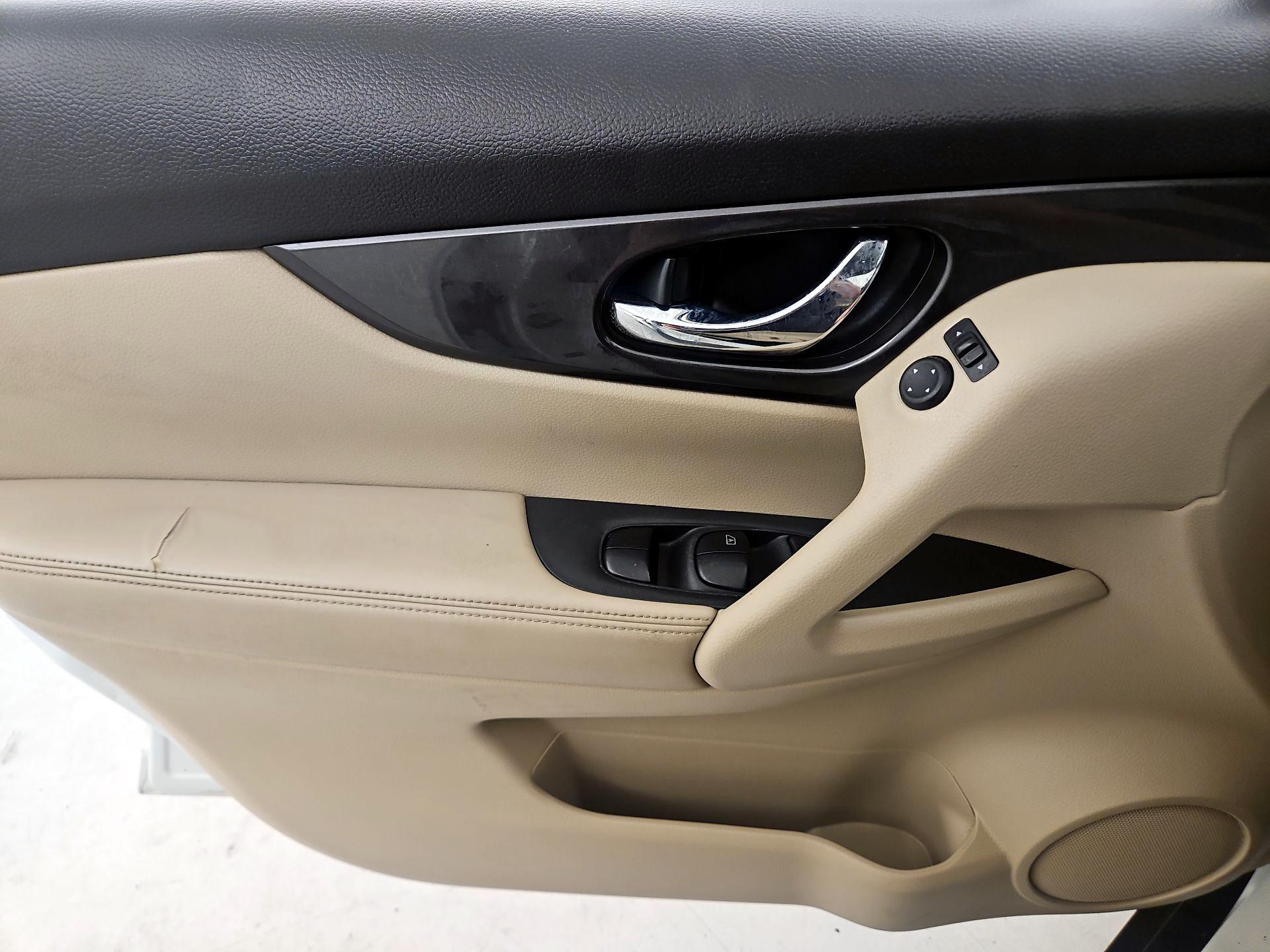 Thumbnail: 2019 Nissan Rogue - 12