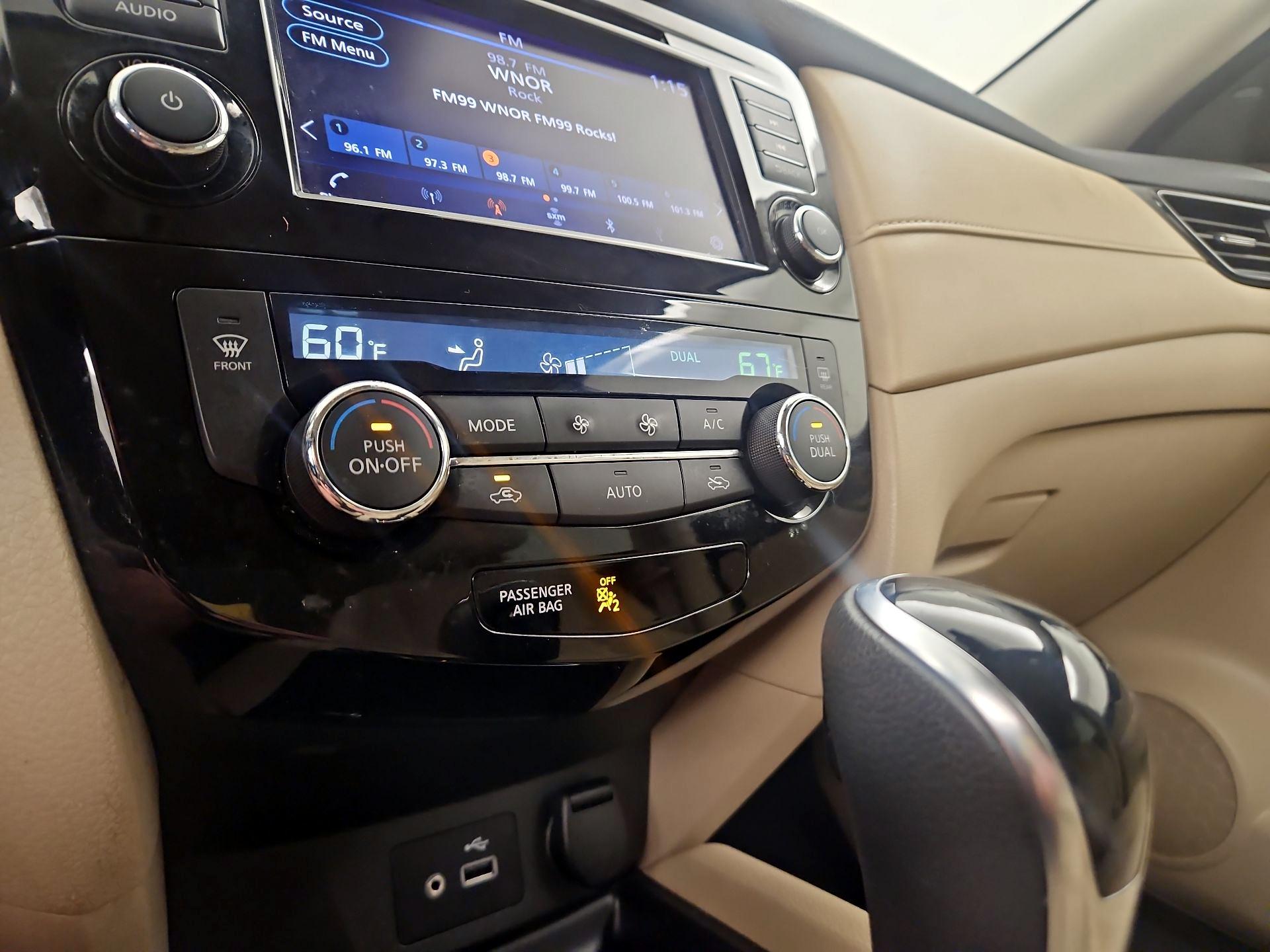 Thumbnail: 2019 Nissan Rogue - 16