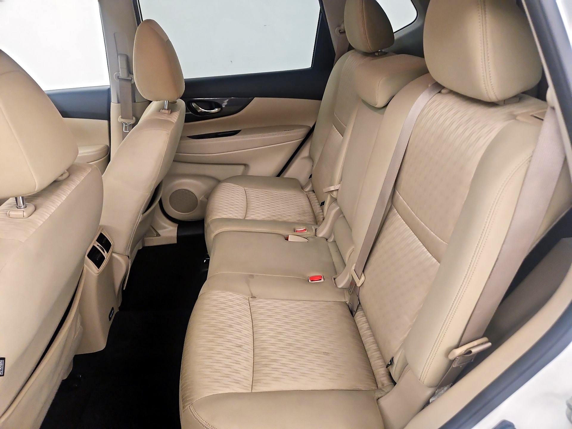 Thumbnail: 2019 Nissan Rogue - 19