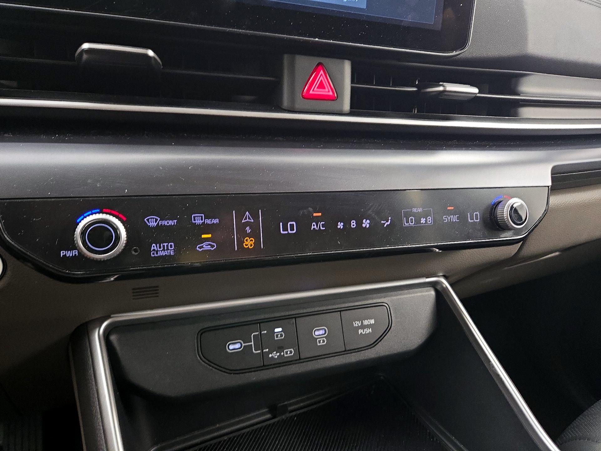 Thumbnail: 2025 Kia Carnival - 17