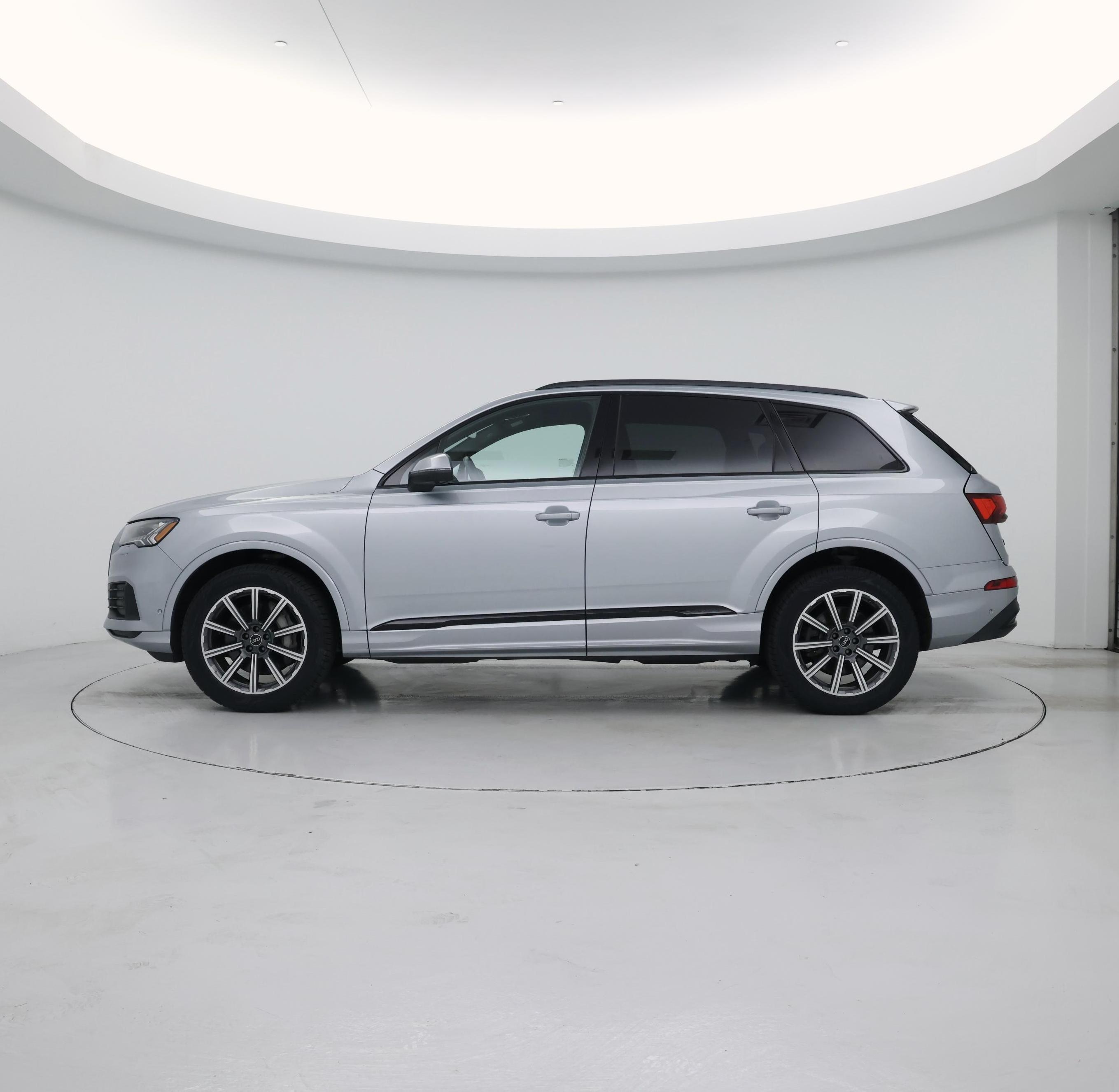 Thumbnail: 2023 Audi Q7 - 3