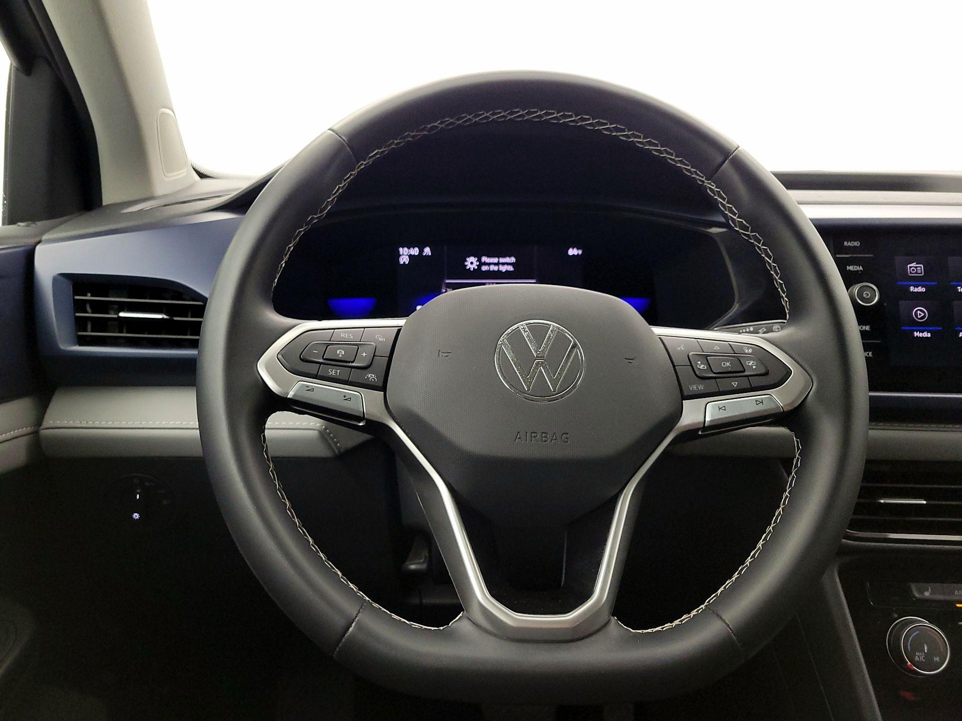 Thumbnail: 2023 Volkswagen Taos - 10