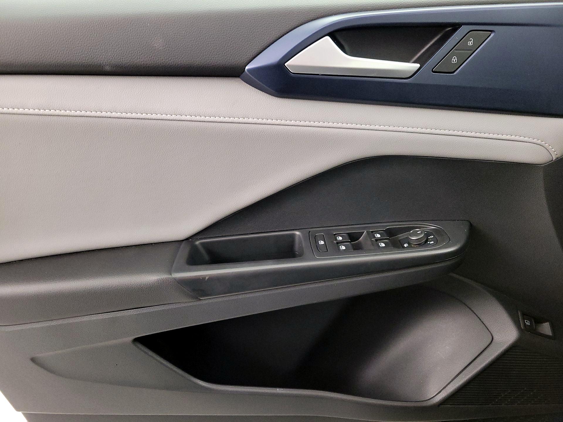 Thumbnail: 2023 Volkswagen Taos - 12