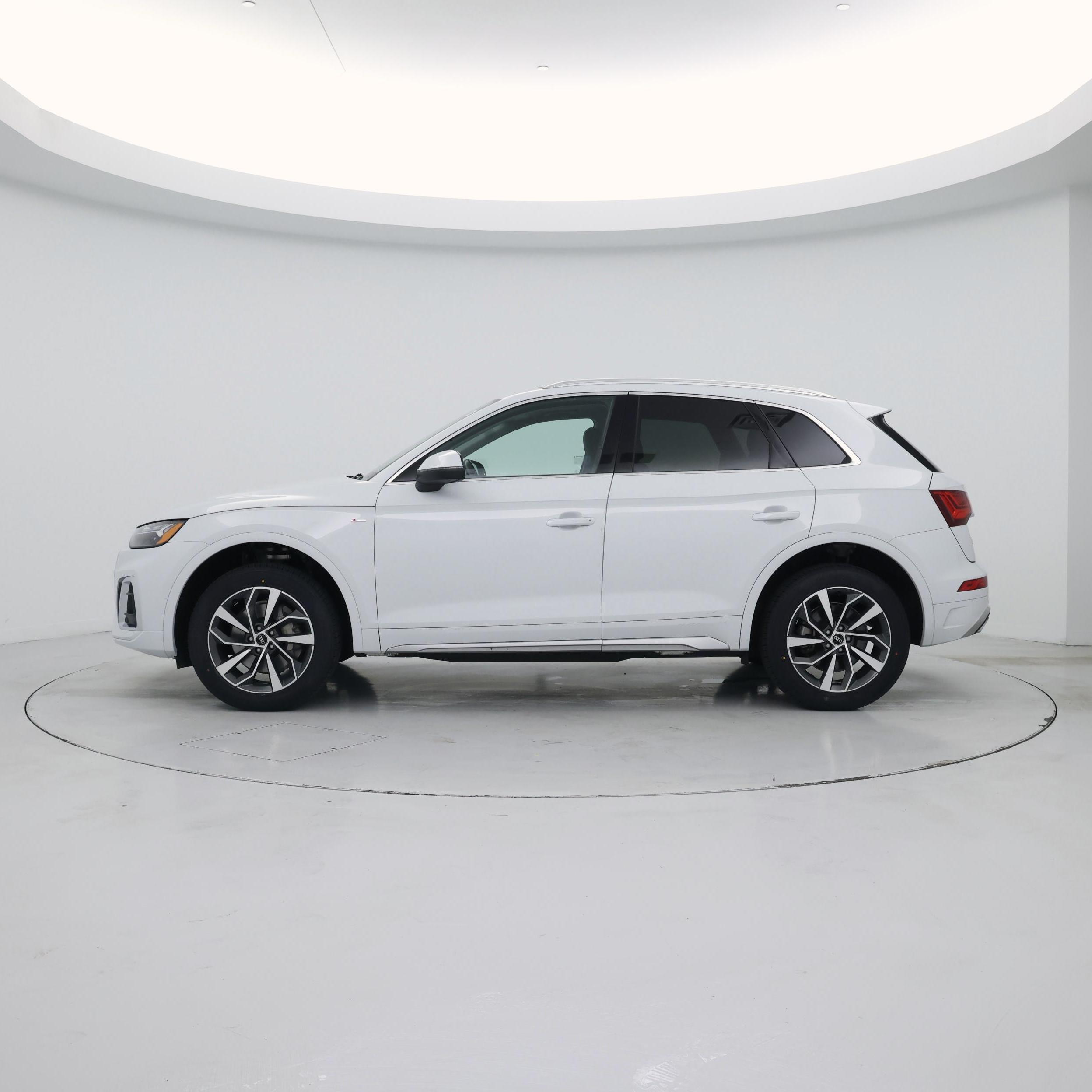 Thumbnail: 2023 Audi Q5 - 3