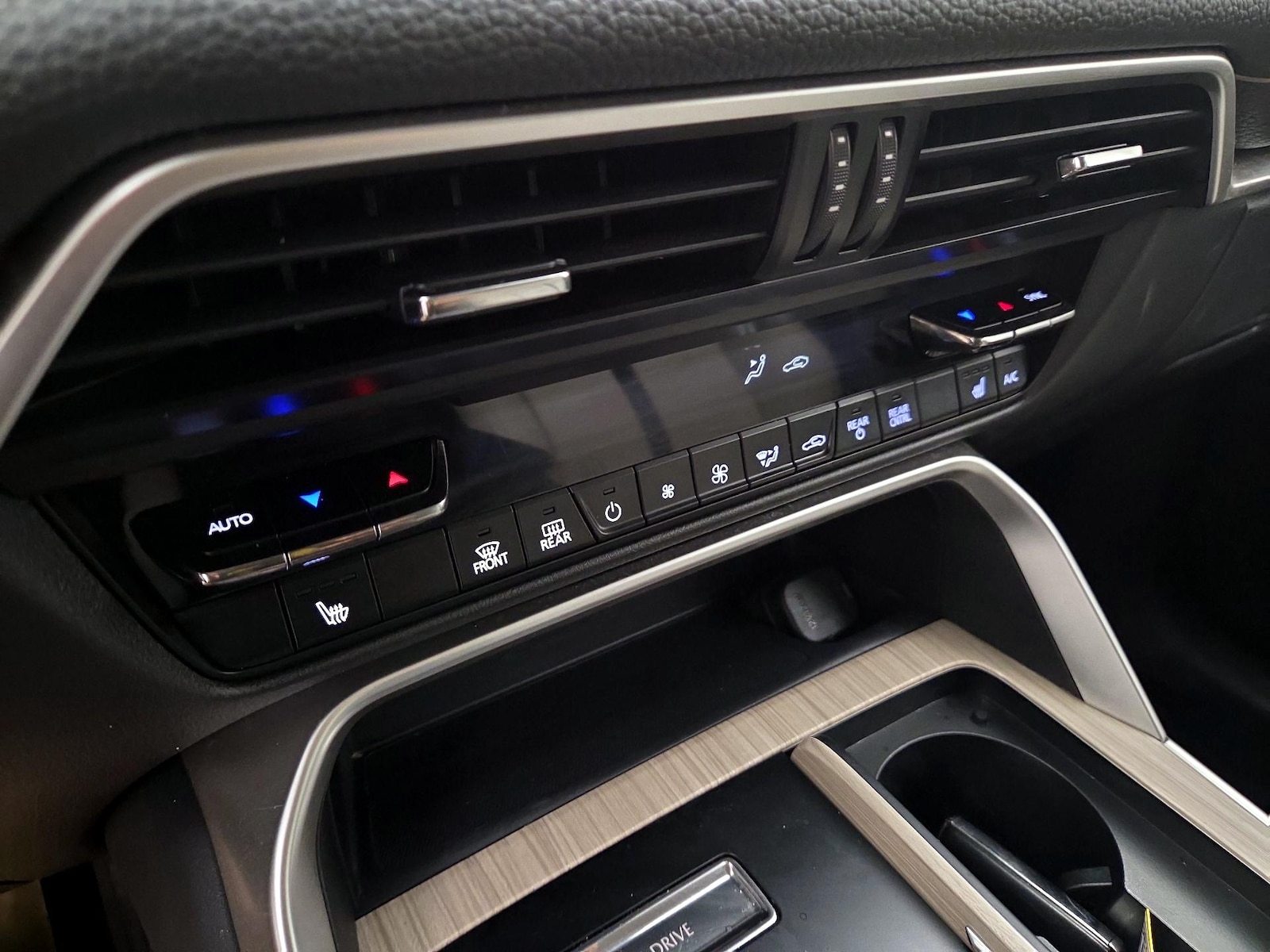 2024 Mazda CX-90 Preferred Package - Photo 17