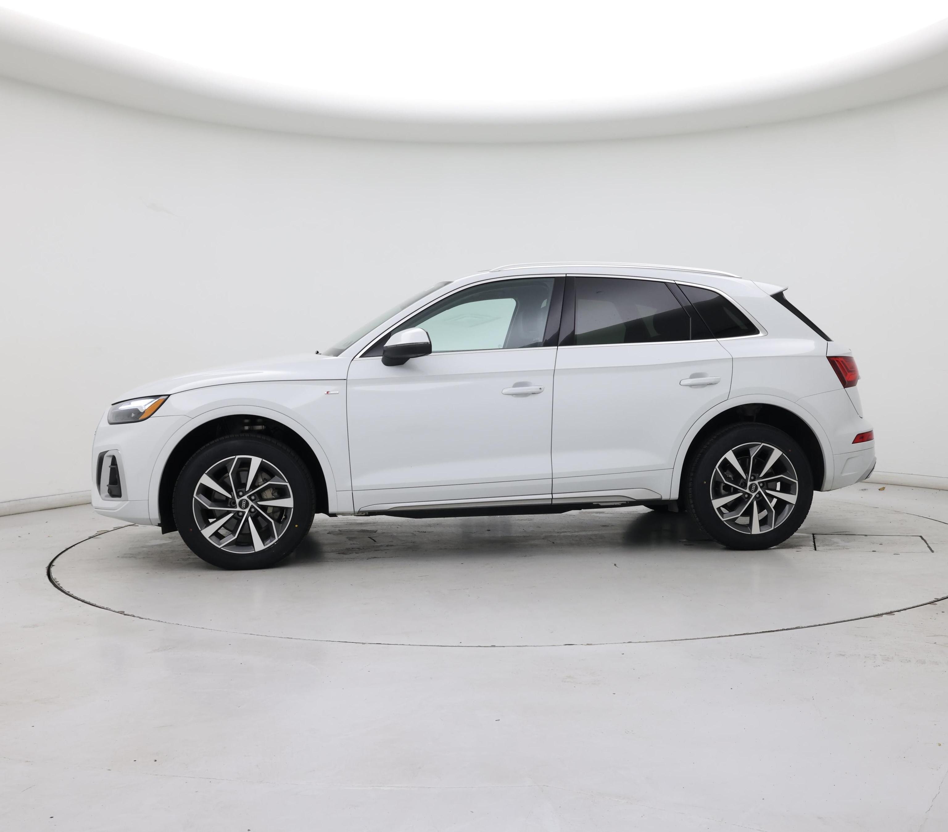 Thumbnail: 2023 Audi Q5 - 3