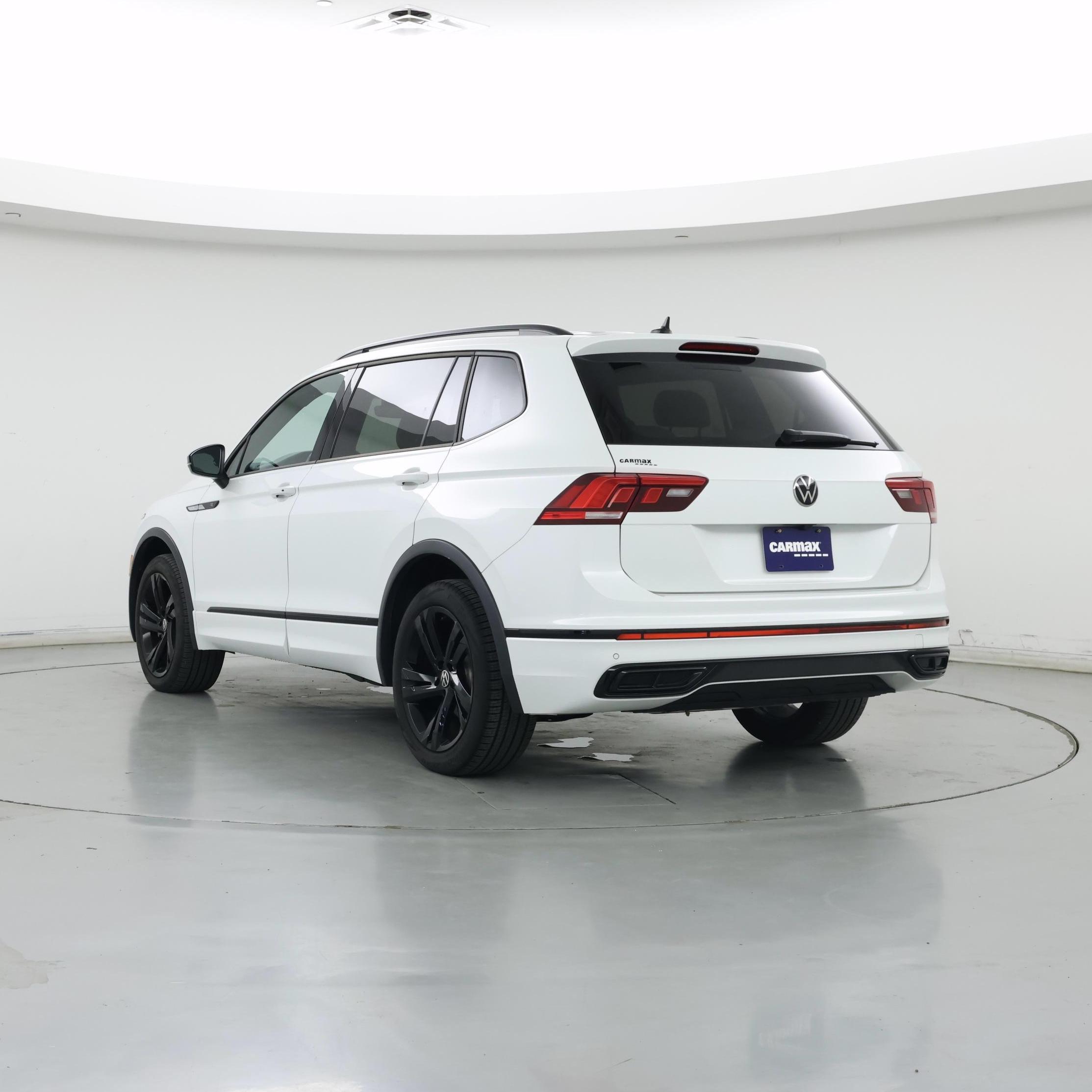 Thumbnail: 2023 Volkswagen Tiguan - 2