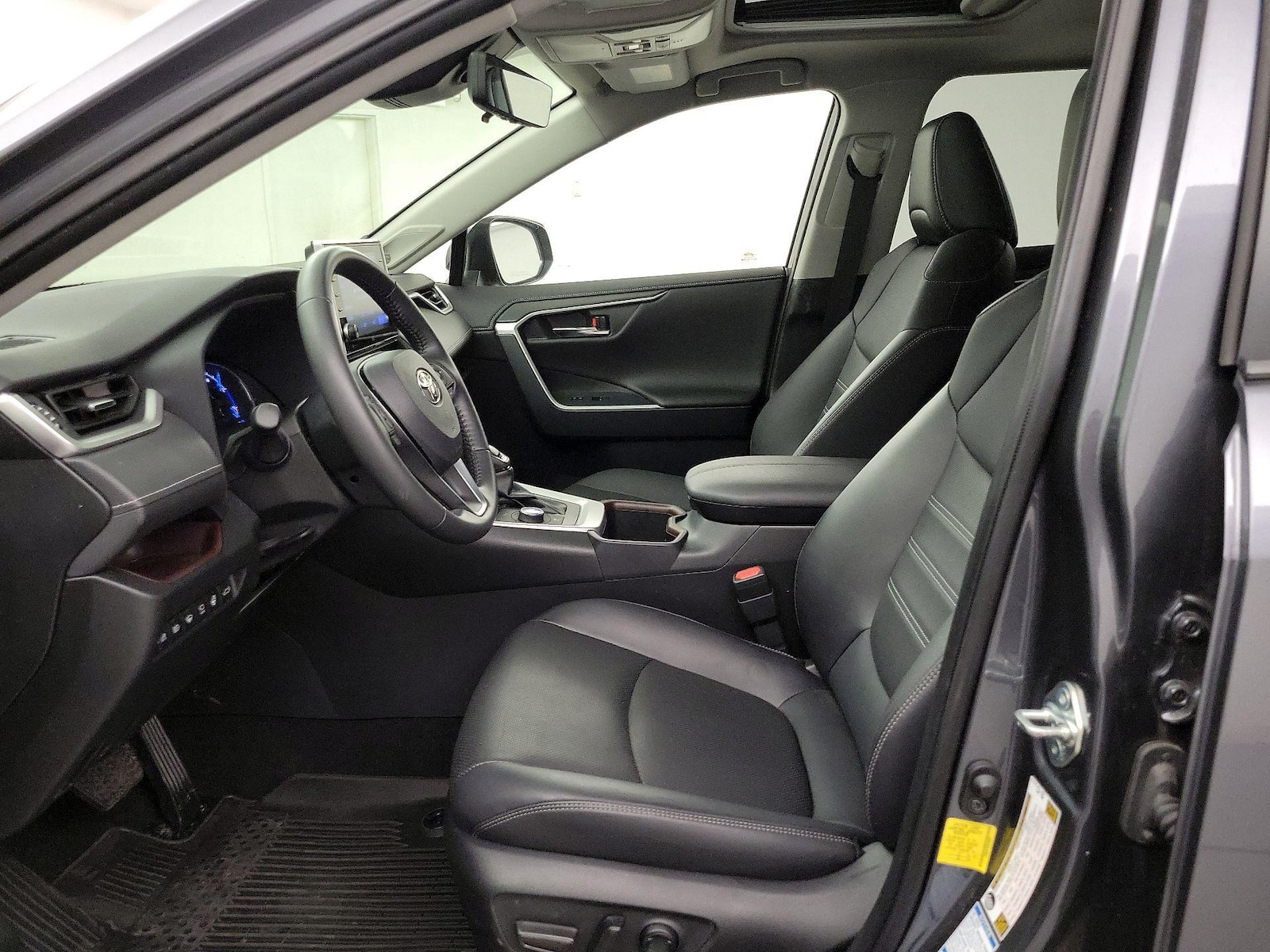 2022 Toyota RAV4 Limited - Photo 10