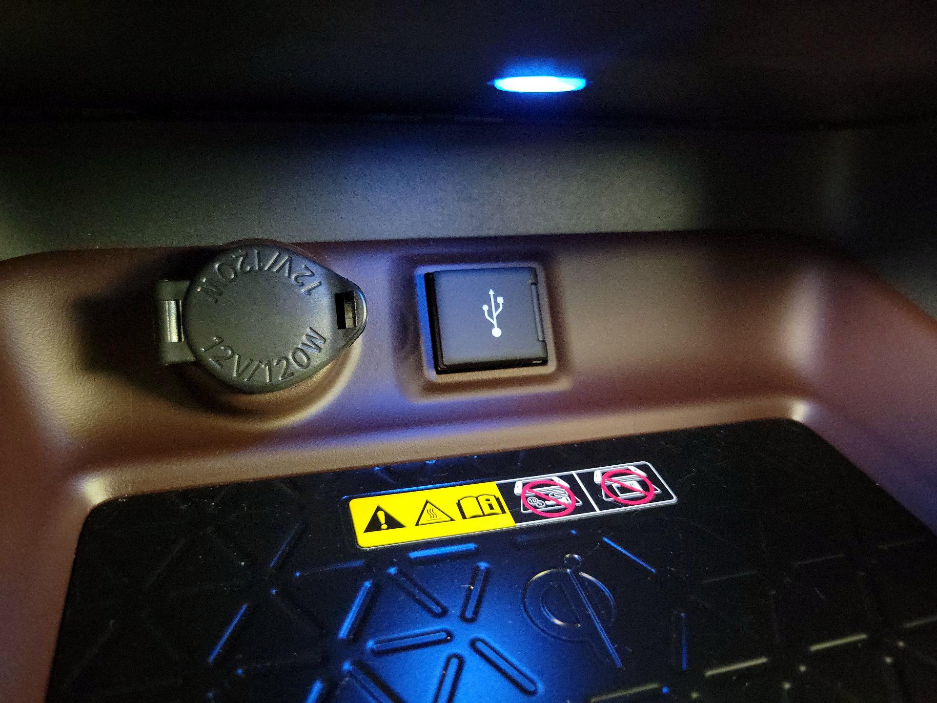 Thumbnail: 2022 Toyota RAV4 - 16