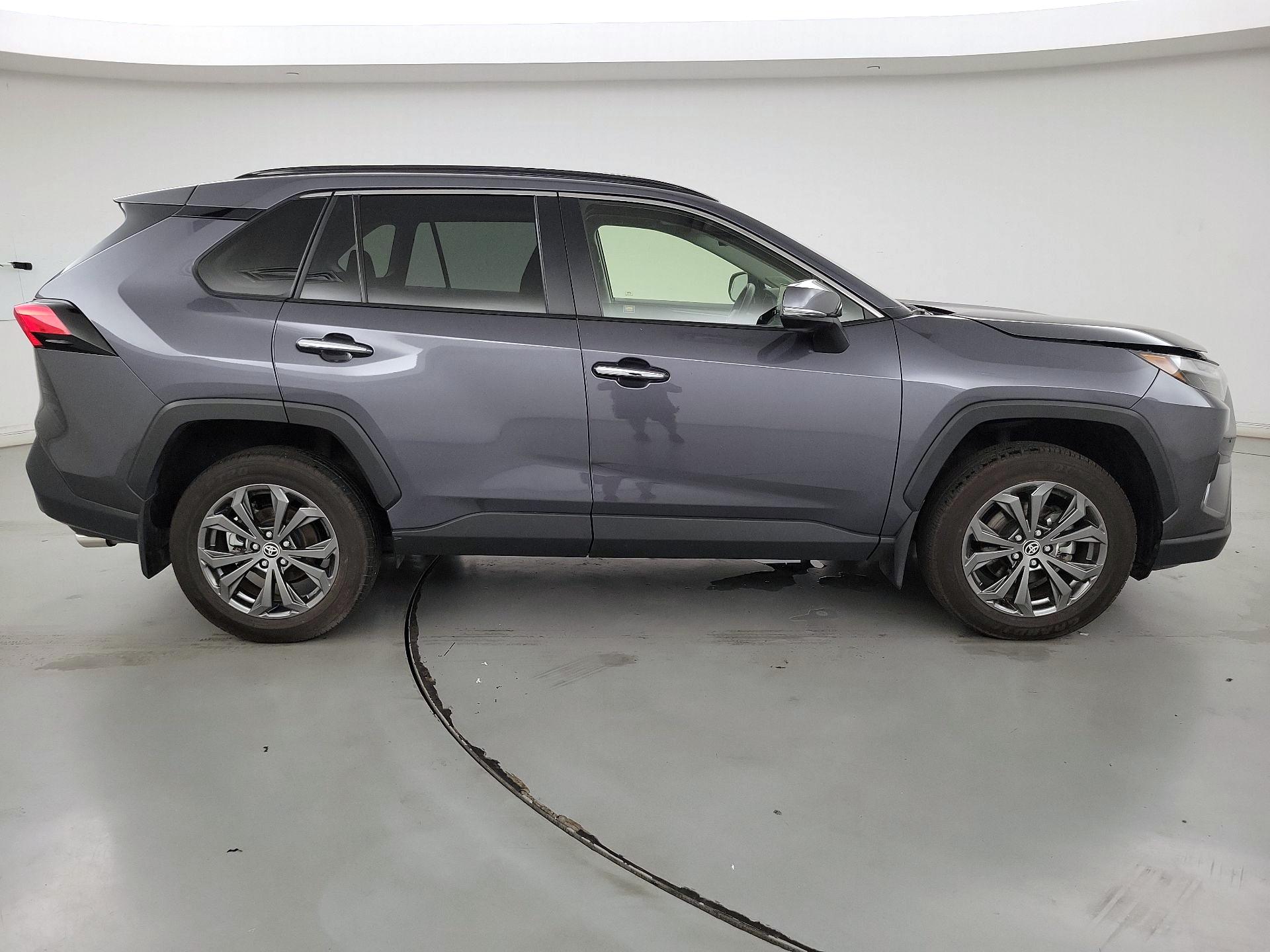 Thumbnail: 2022 Toyota RAV4 - 4