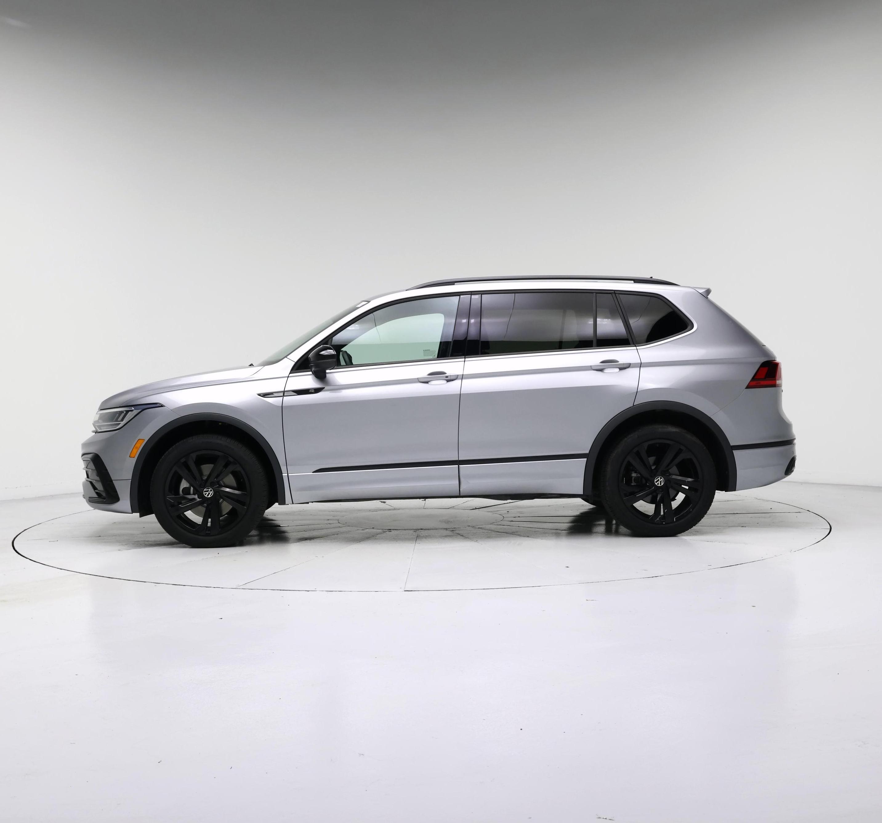 Thumbnail: 2024 Volkswagen Tiguan - 3
