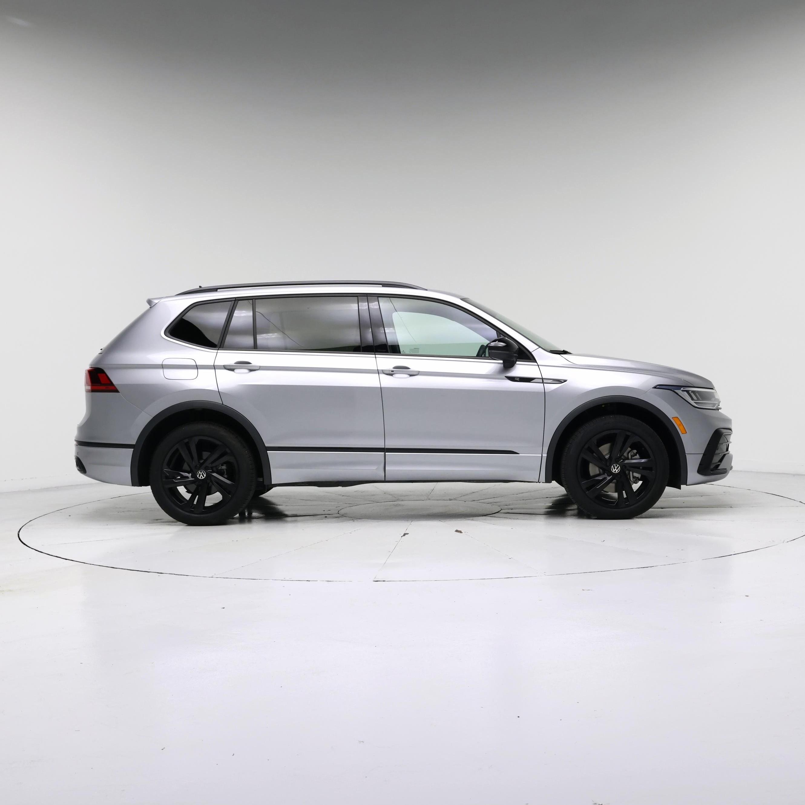 Thumbnail: 2024 Volkswagen Tiguan - 7