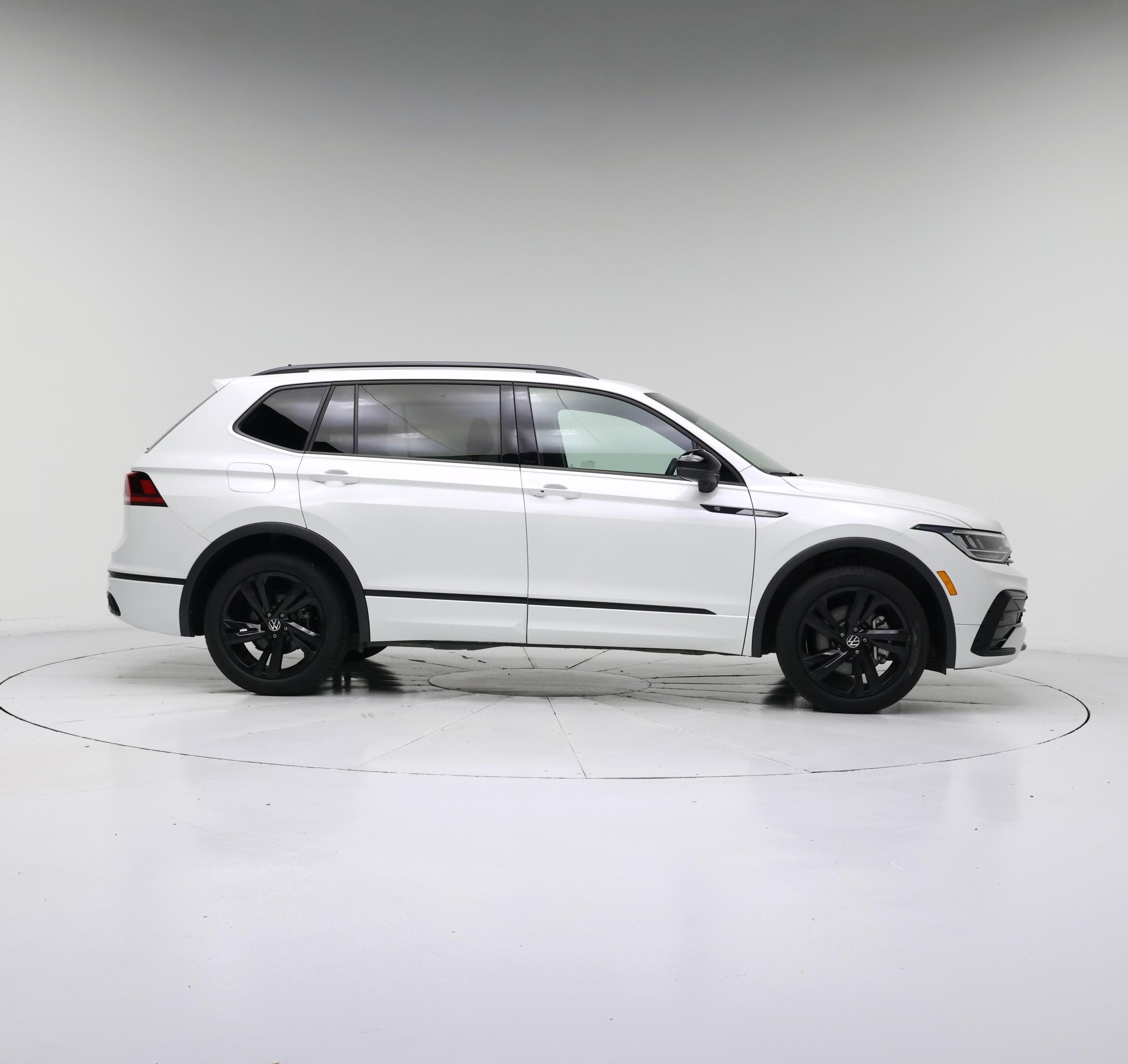 Thumbnail: 2024 Volkswagen Tiguan - 7